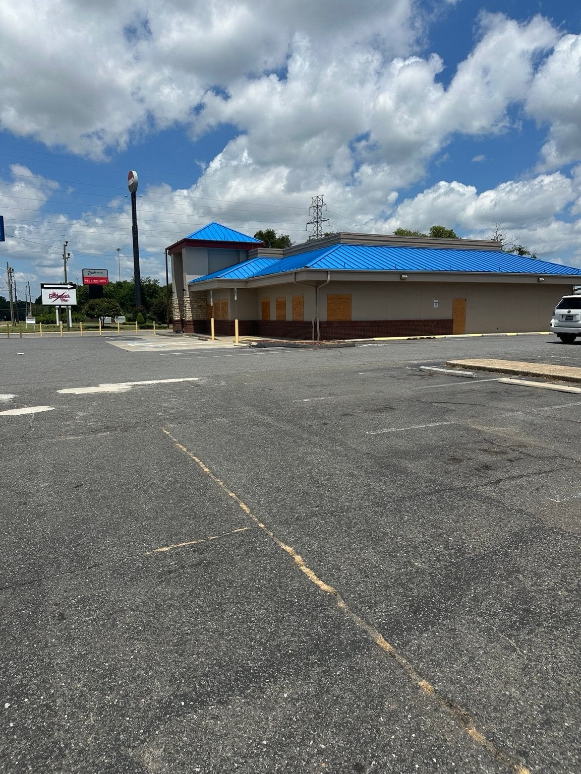 Full Restaurant for Lease in Charlotte, NC, 5,216 SF - Thumbnail 1