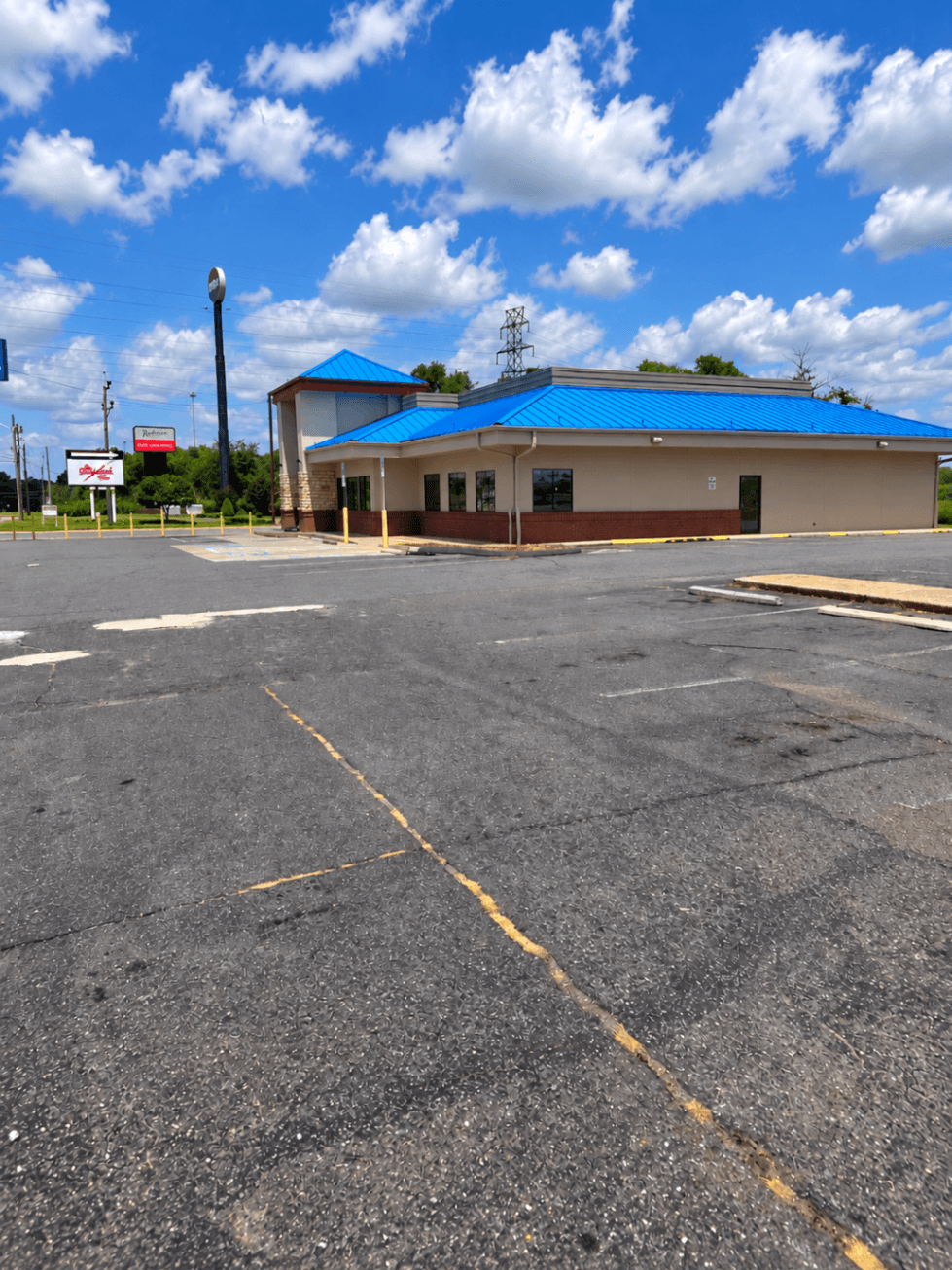 Full Restaurant for Lease in Charlotte, NC, 5,216 SF - Thumbnail 2