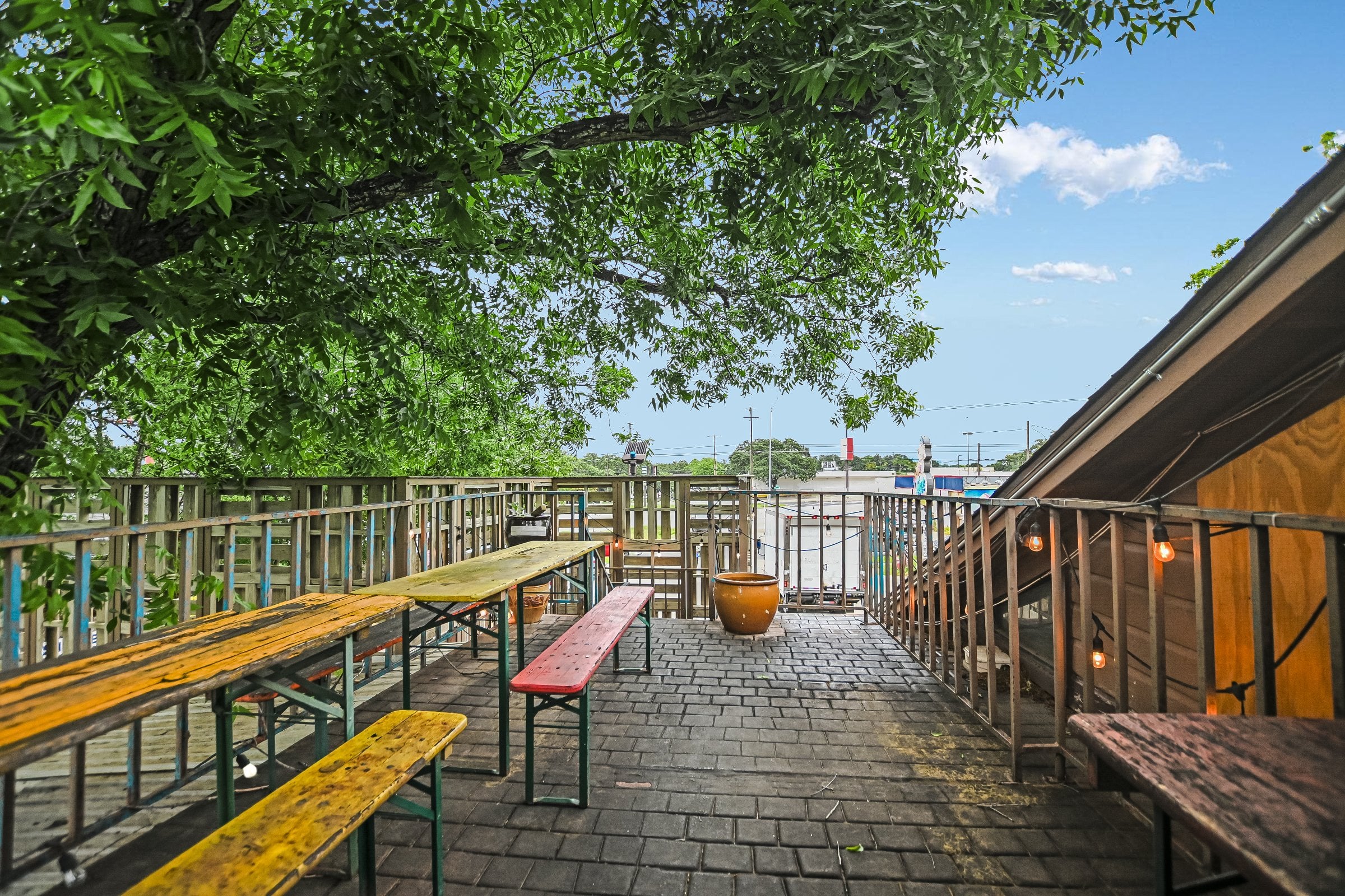 Full Restaurant for Sale in Austin, TX, 2,406 SF - Thumbnail 2