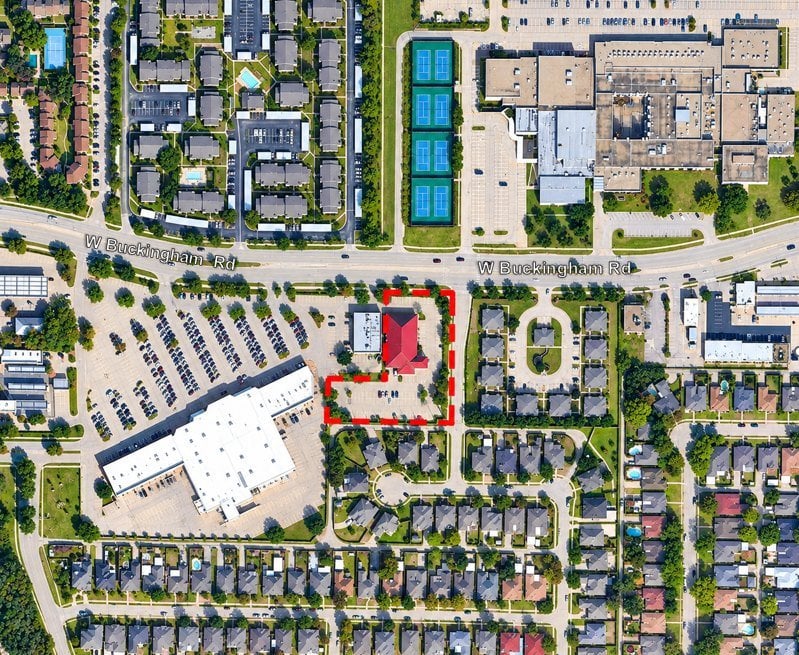 10,530 SF Freestanding Building - 2nd Generation Restaurant Space Available - Thumbnail 4