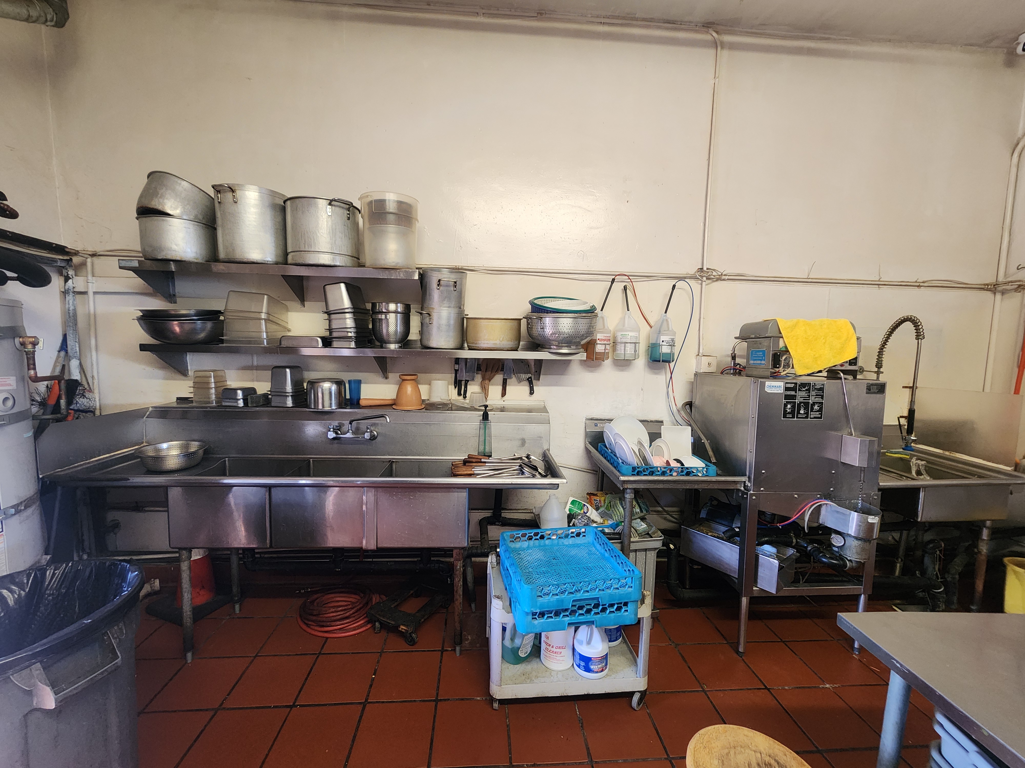 Full Restaurant for Sale
