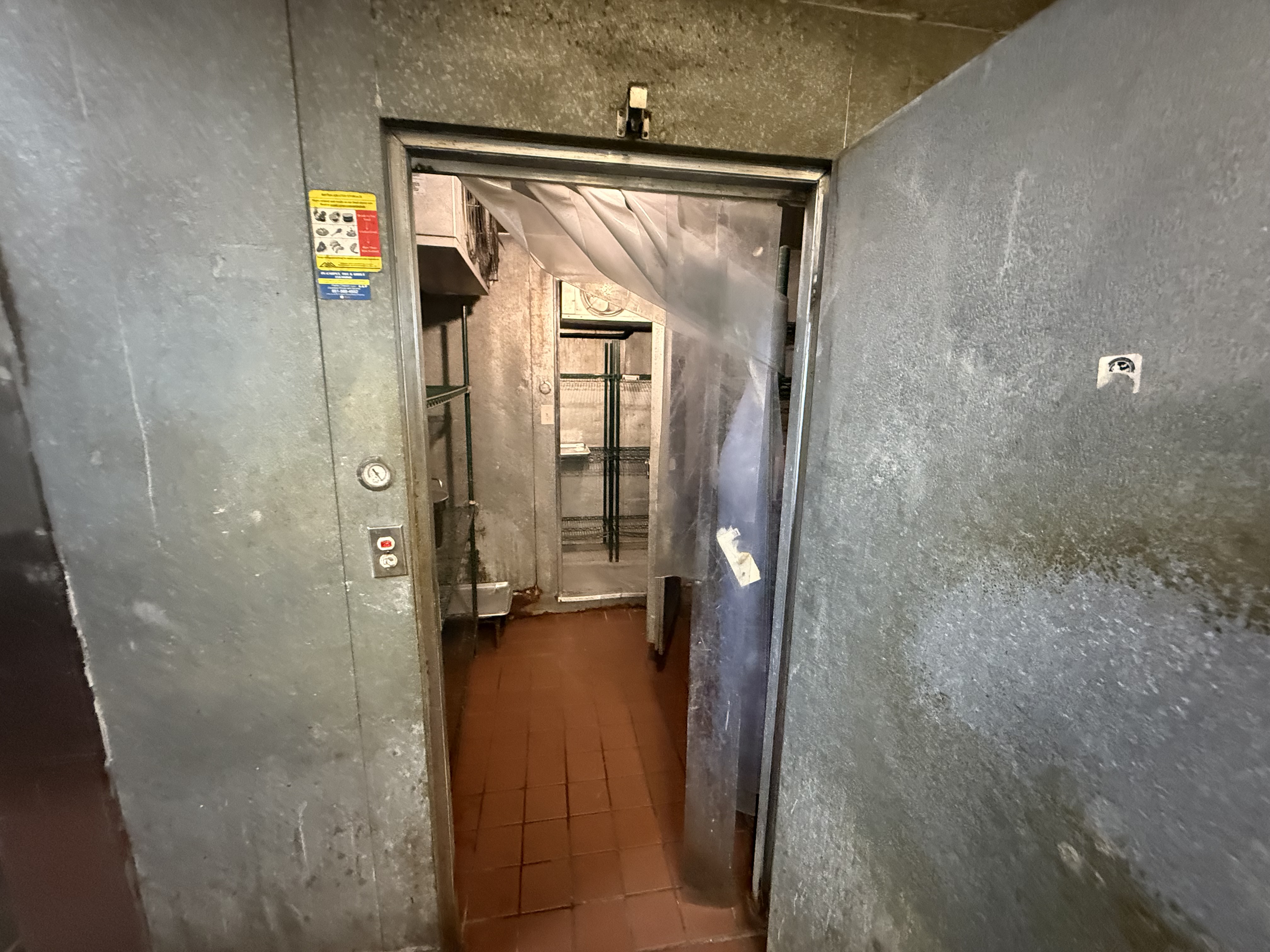 Multi-Use Full Restaurant for Lease in Lake Elsinore CA