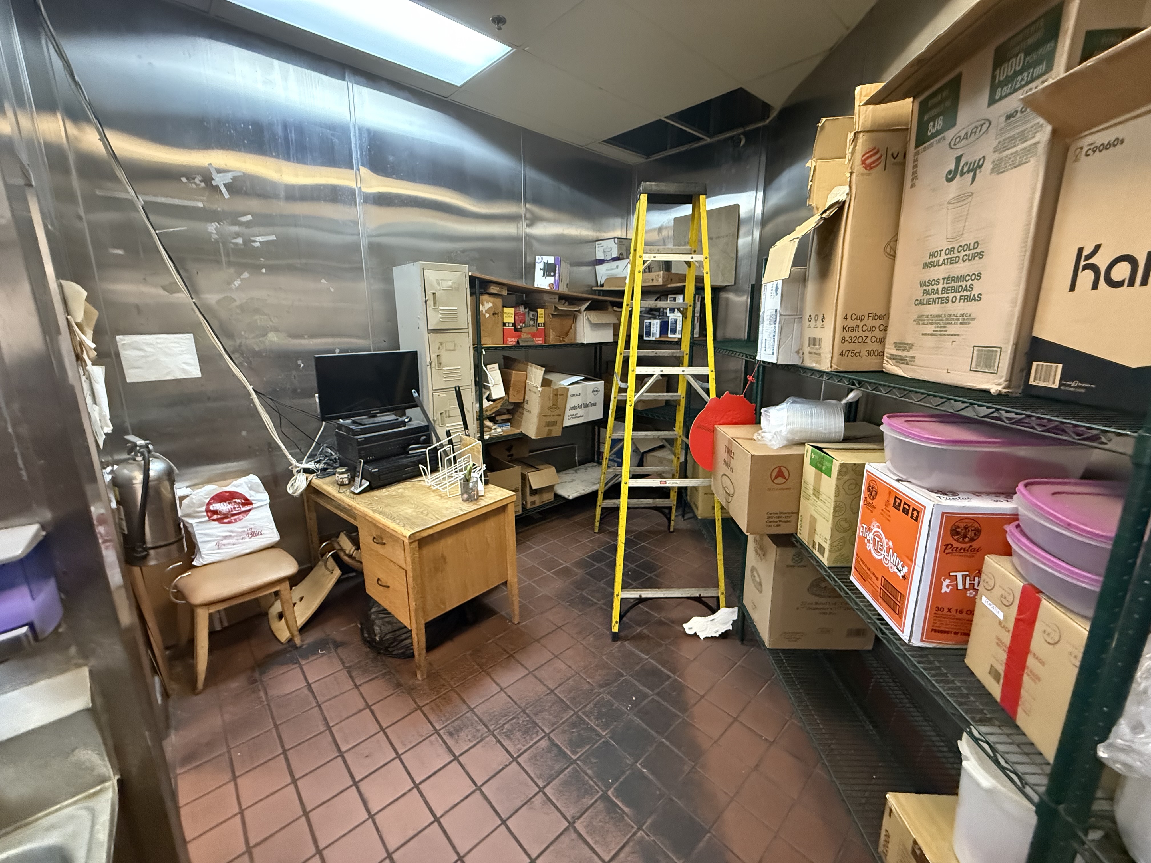Multi-Use Full Restaurant for Lease in Lake Elsinore CA