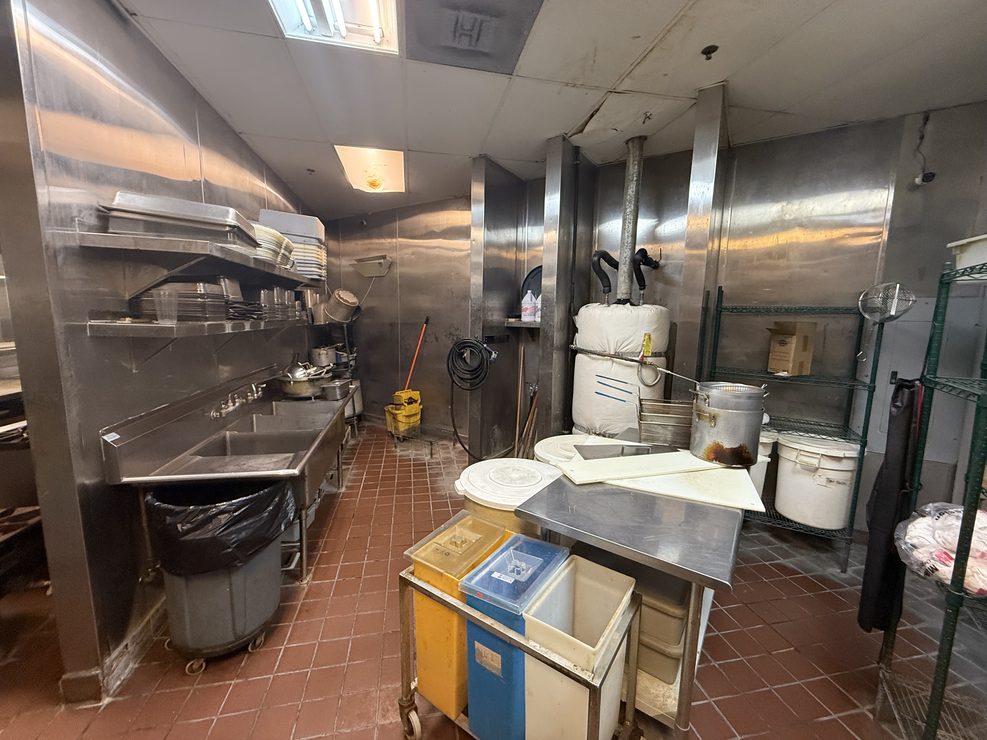 Multi-Use Full Restaurant for Lease in Lake Elsinore CA
