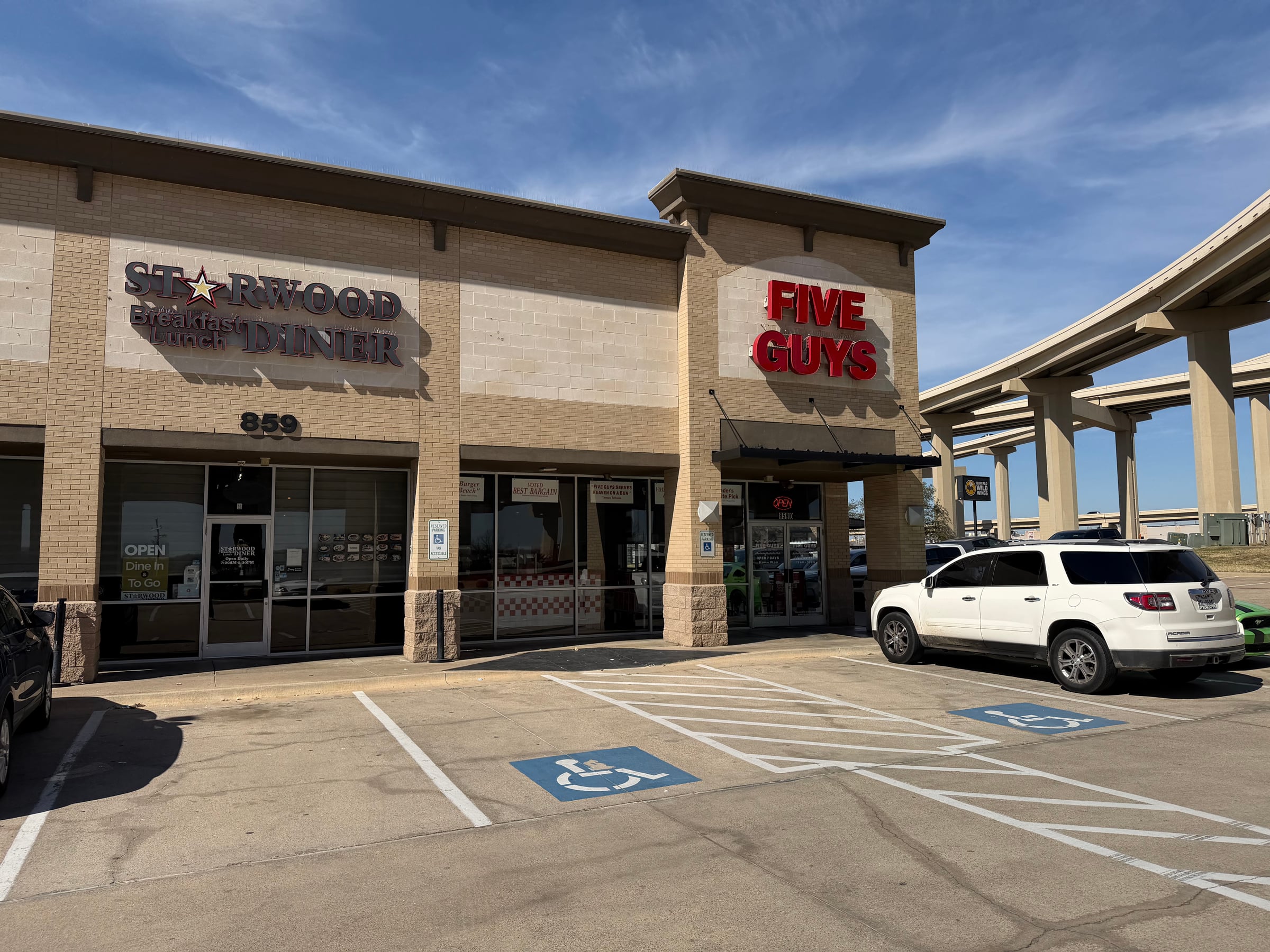 Second Gen Kitchen for Lease in Lewisville - 2330 Sqft - Image 1