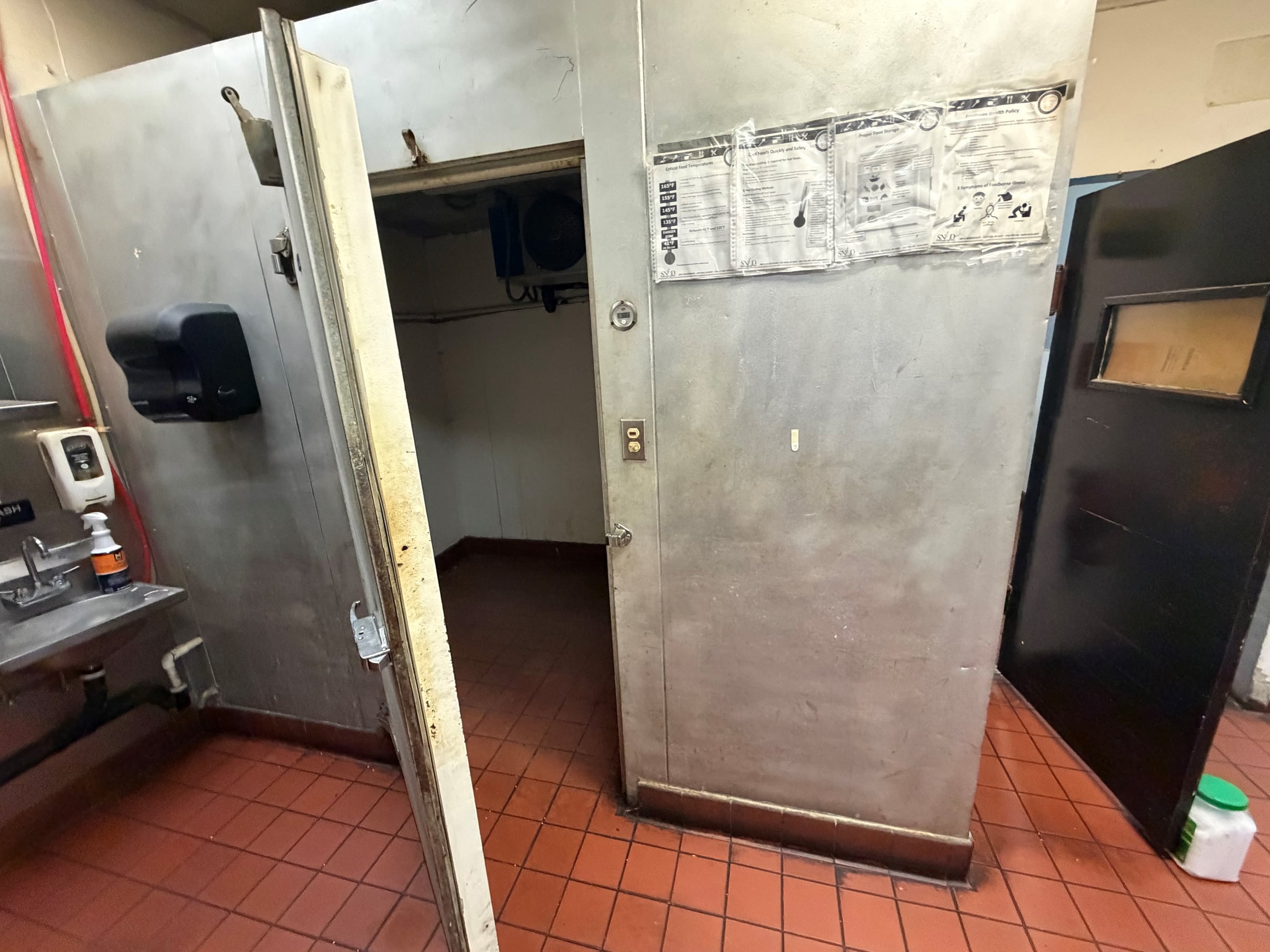 Multi-Use Full Restaurant for Lease in Las Vegas, NV, 4,297 SF - Thumbnail 2