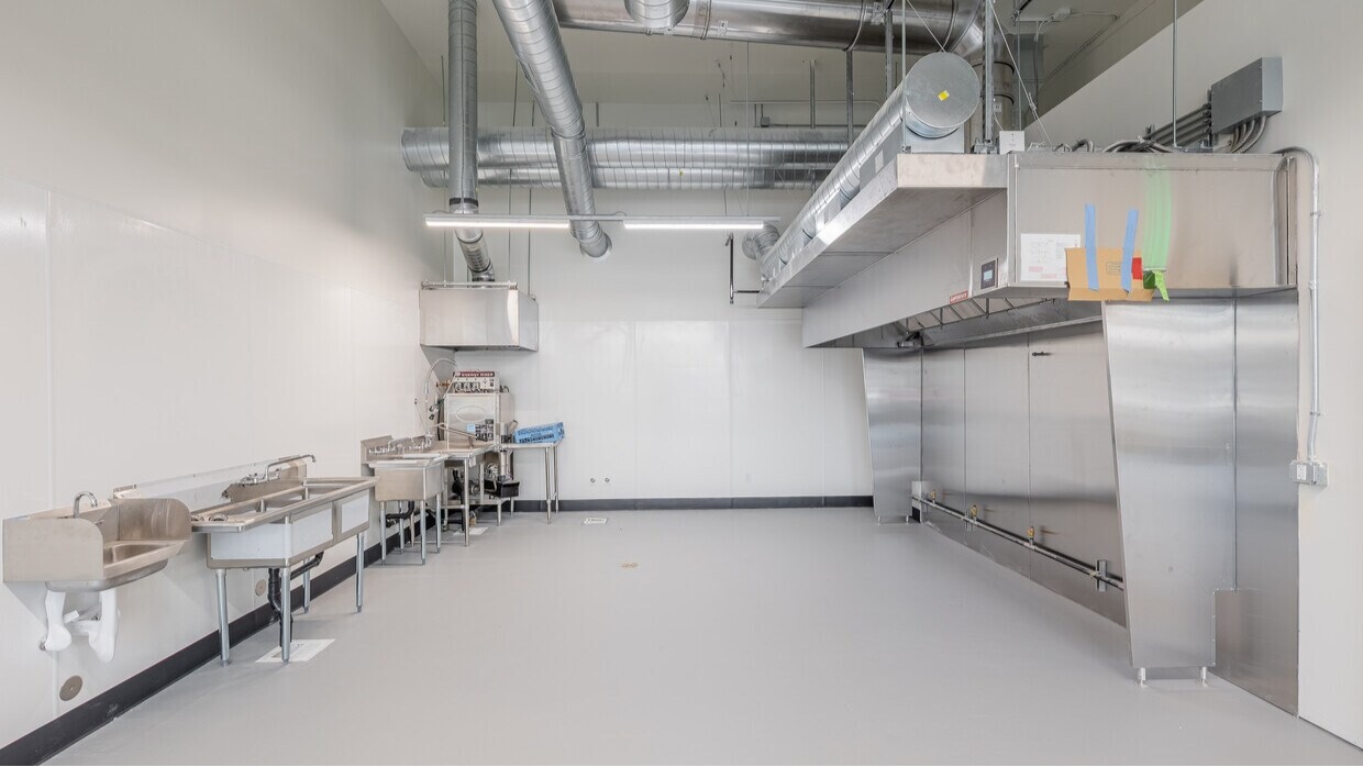 Opportunity for a New Bar or Speakeasy in Portland's Central City - Thumbnail 4