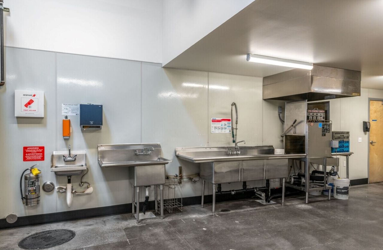Fully Equipped Production Kitchen with Roll-Up Door, Dine-In Area, and Shared Patio One Block from SE Hawthorne Blvd. - Thumbnail 6