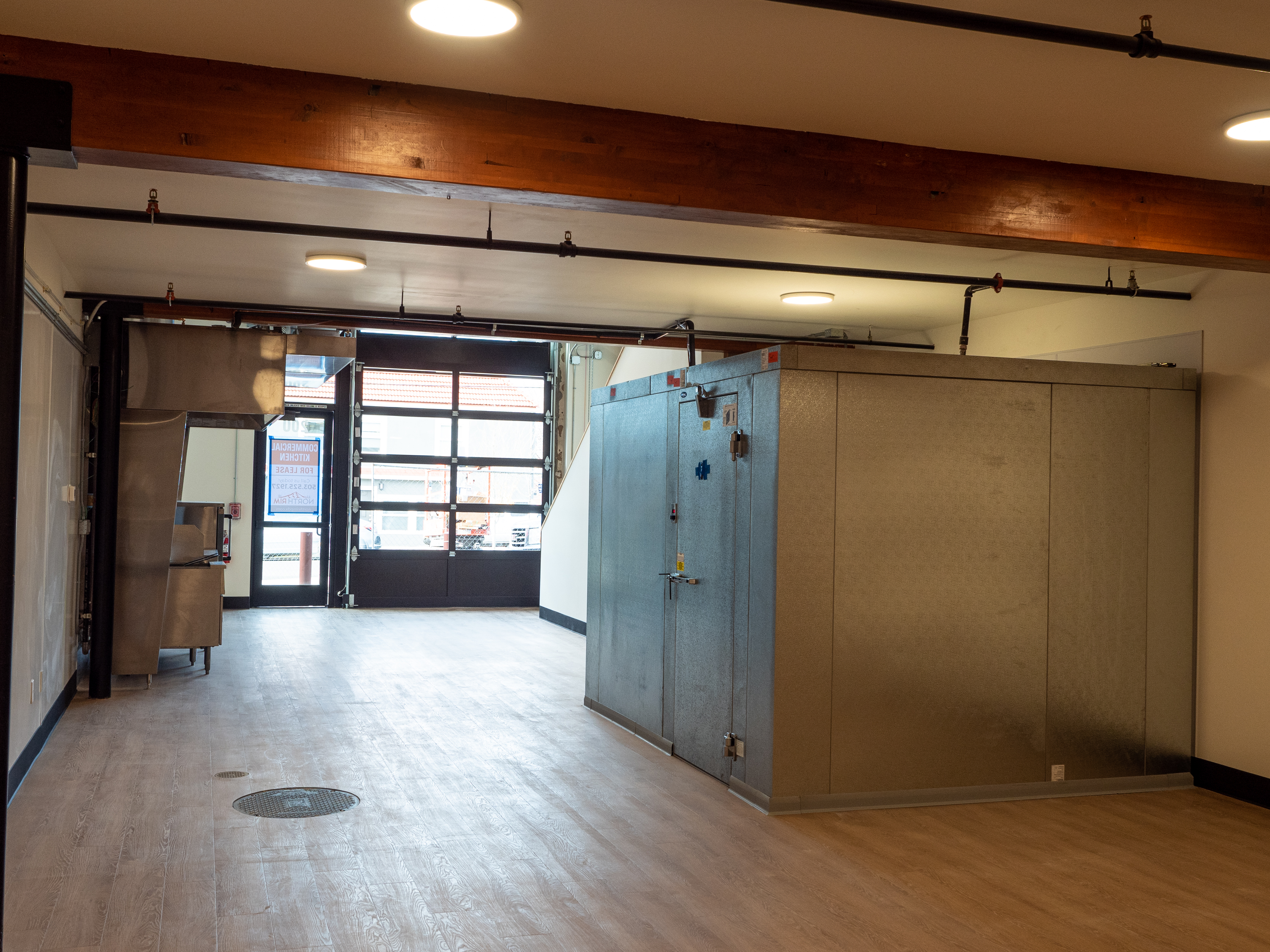 Plug and Play Production Kitchen with Retail Area Strategically Located in Portland's Central City - Thumbnail 5