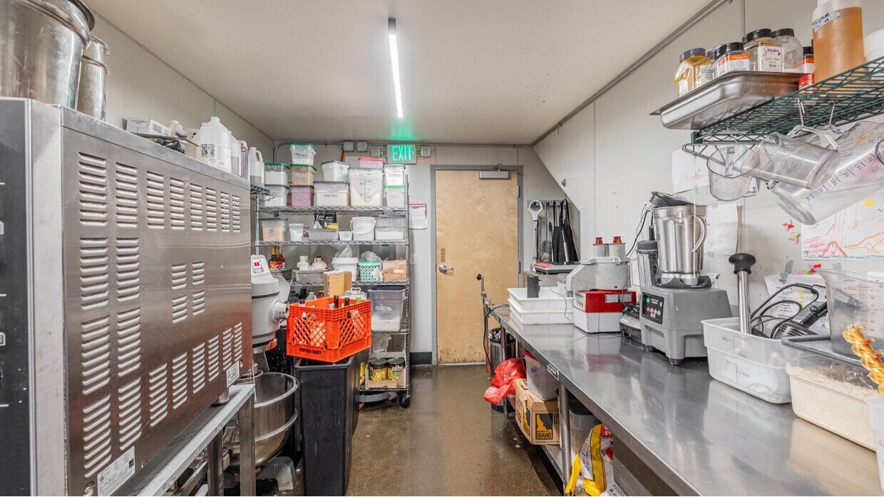 Production Kitchen Ideal for Caterers, Food Producers, Food Cart Operators, Restaurants, and Farmer's Market Vendors - Thumbnail 10