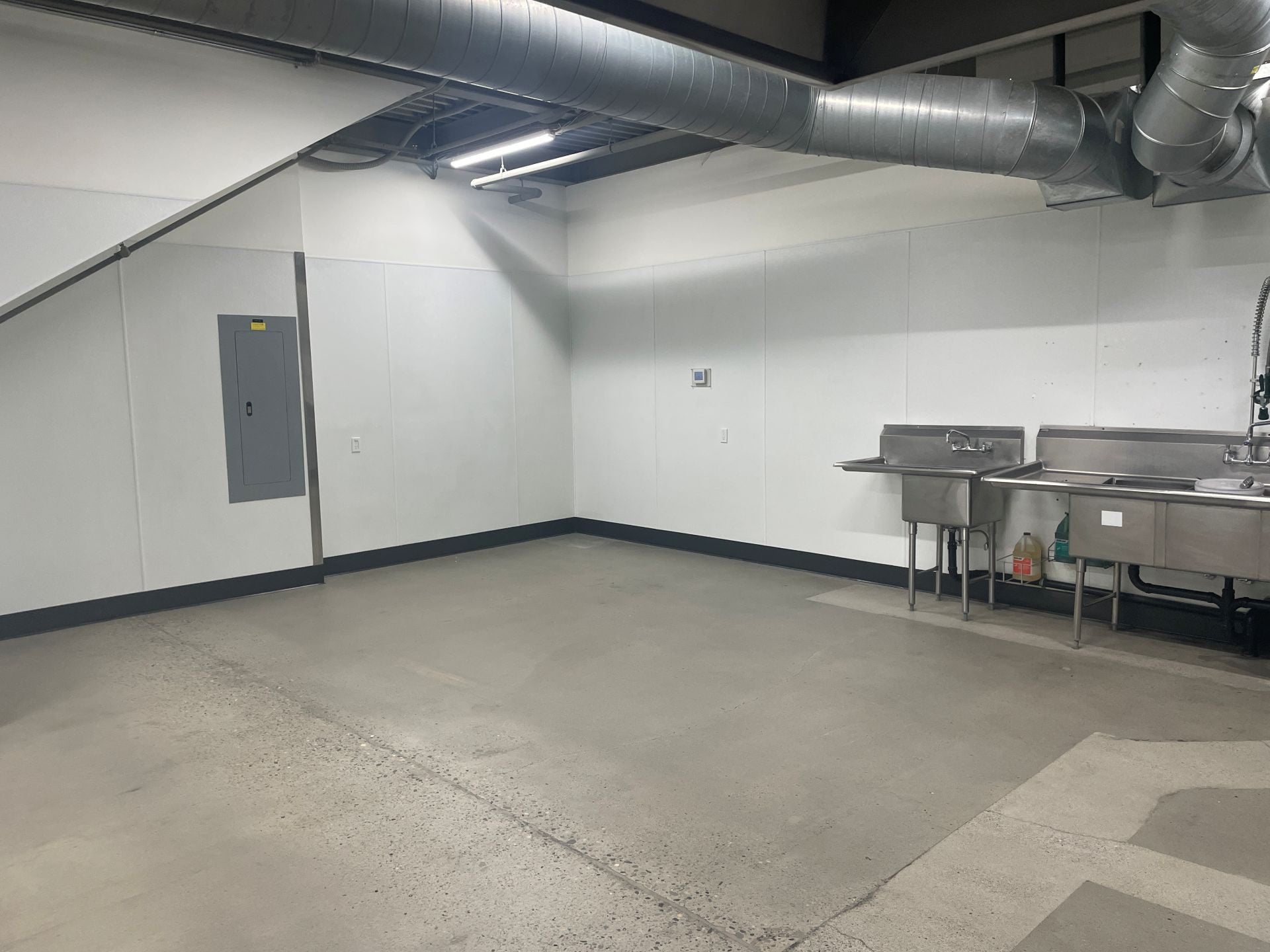 Multi-Use Ghost Kitchen for Lease in Portland, OR, 2,480 SF - Thumbnail 5