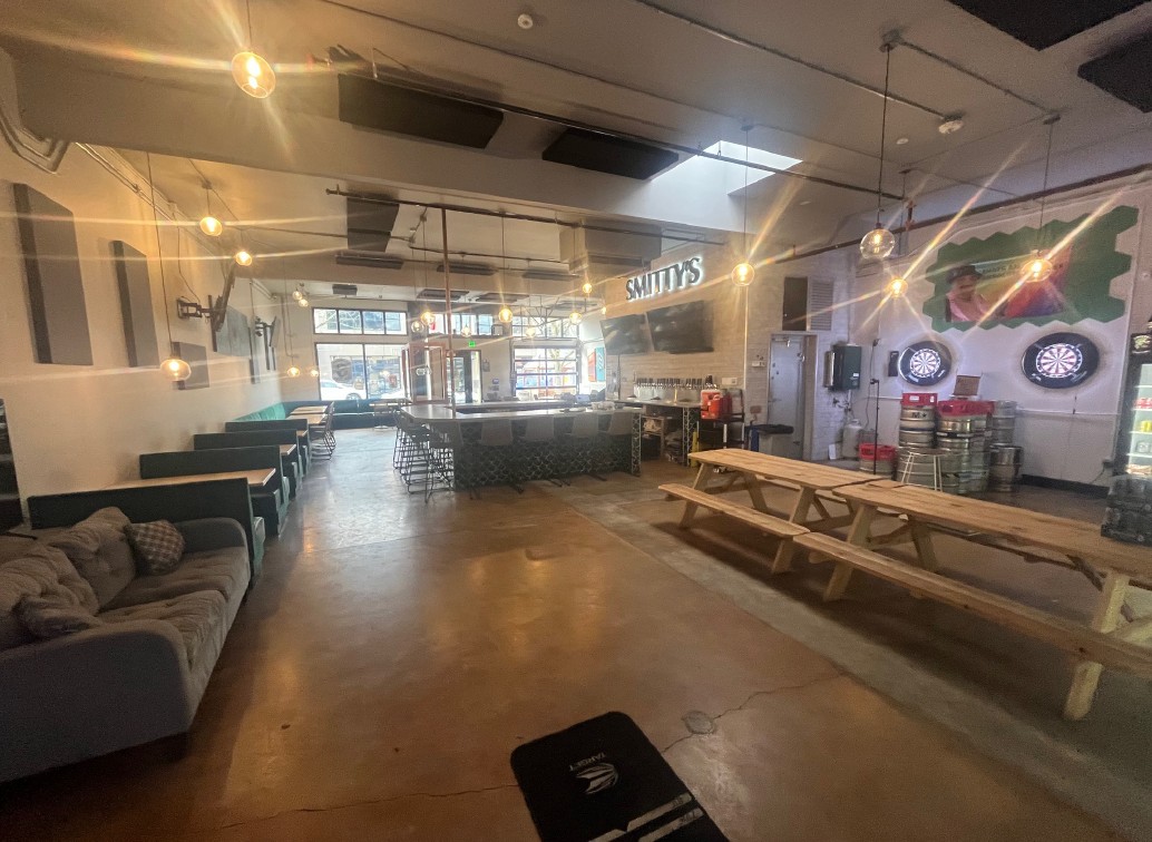 Bar Lounge for Lease in Portland OR - Thumbnail 1