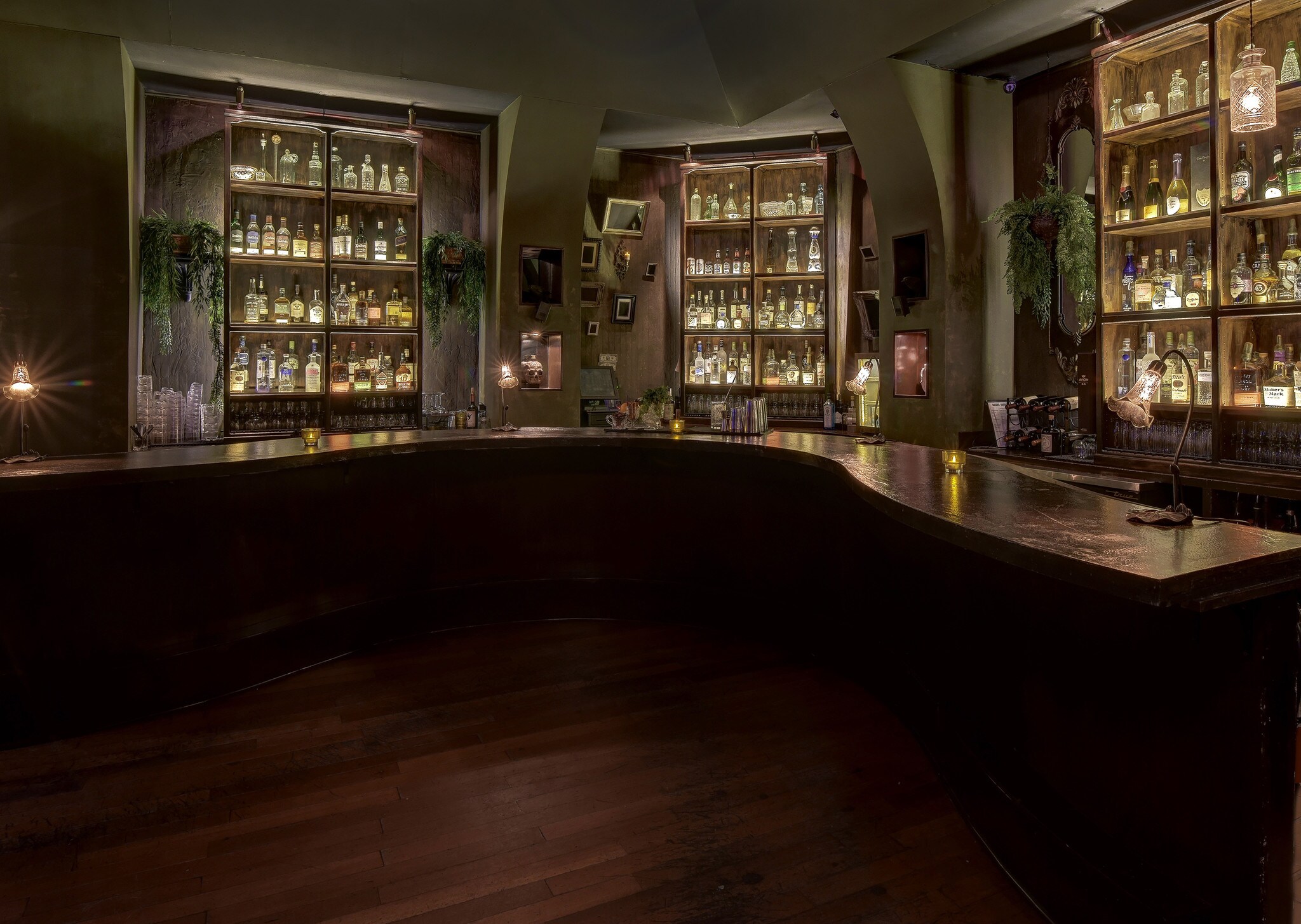 TURNKEY BAR / RESTAURANT IN KOREATOWN - Image 2