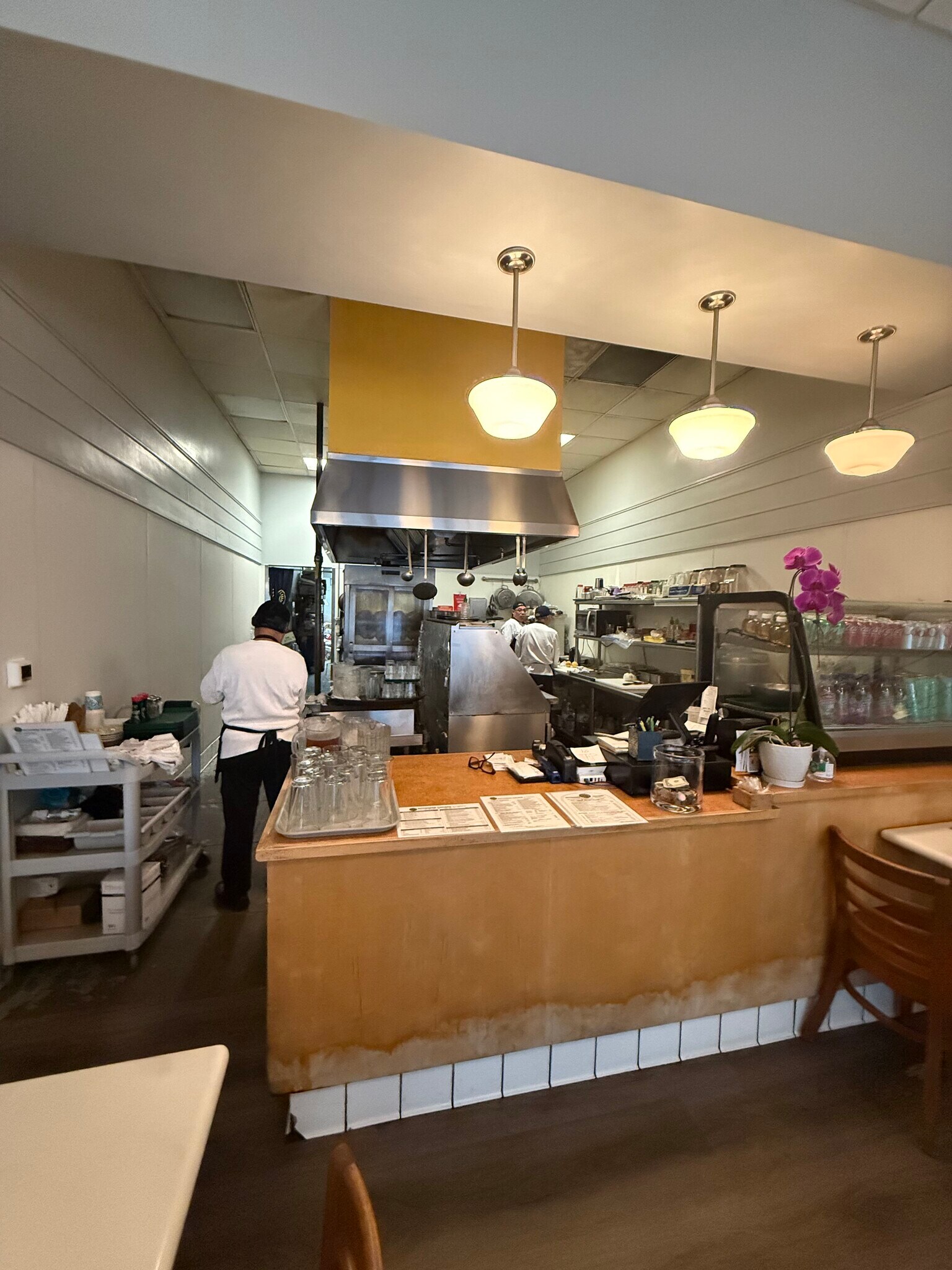 LOW RENT || RESTAURANT IN PRIME PASADENA - Thumbnail 9