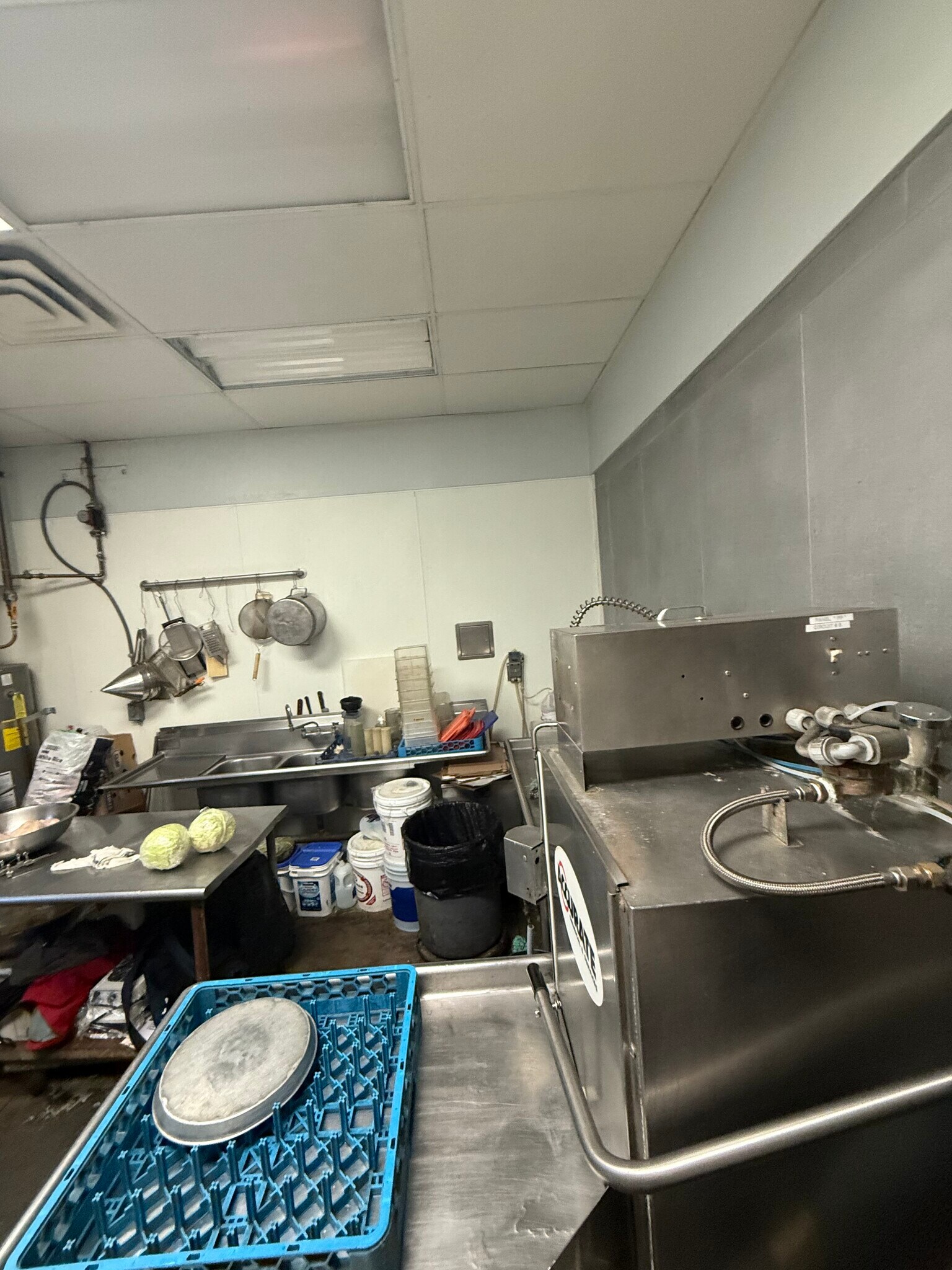 LOW RENT || RESTAURANT IN PRIME PASADENA - Thumbnail 2