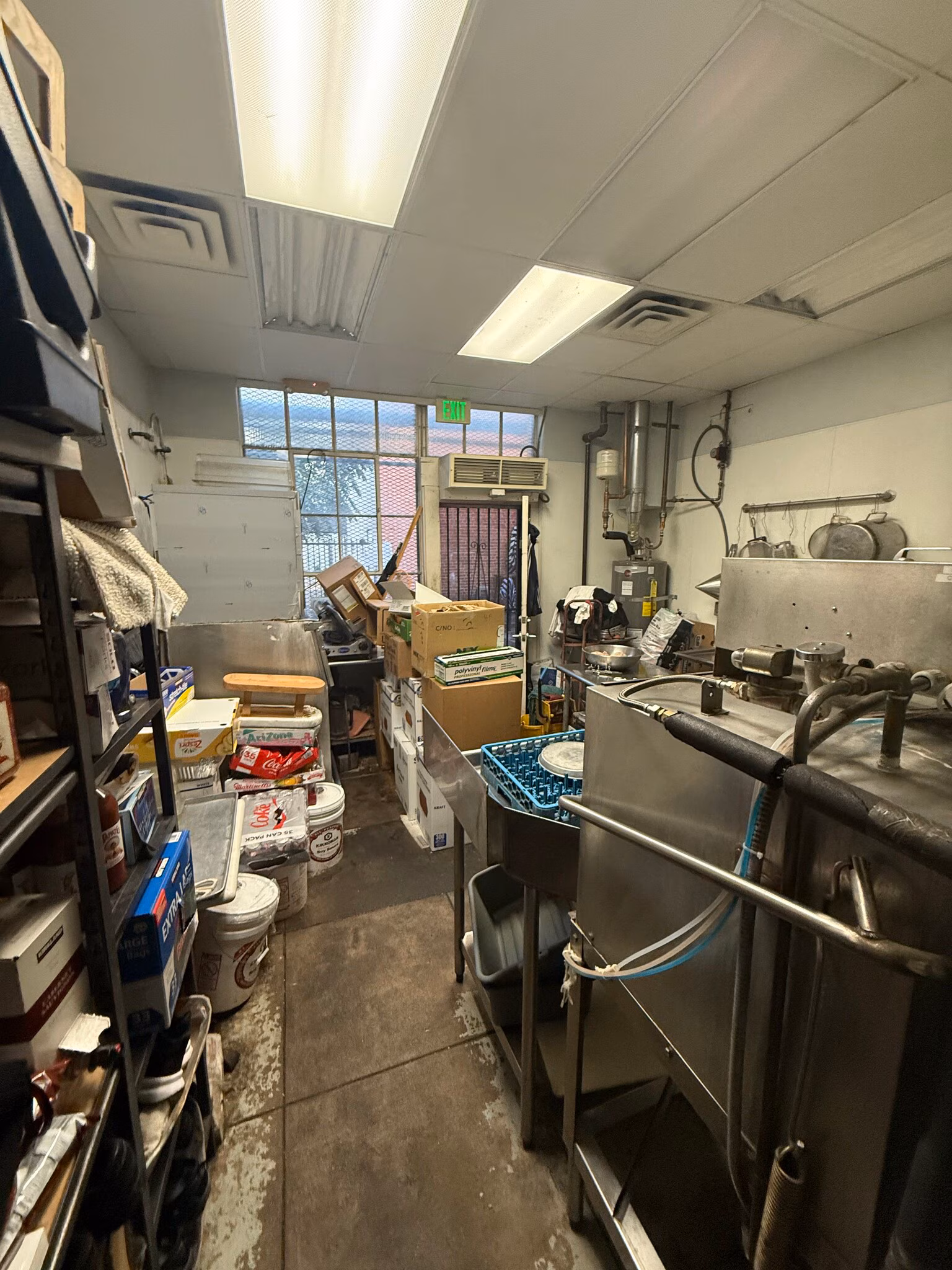 LOW RENT || RESTAURANT IN PRIME PASADENA - Thumbnail 3