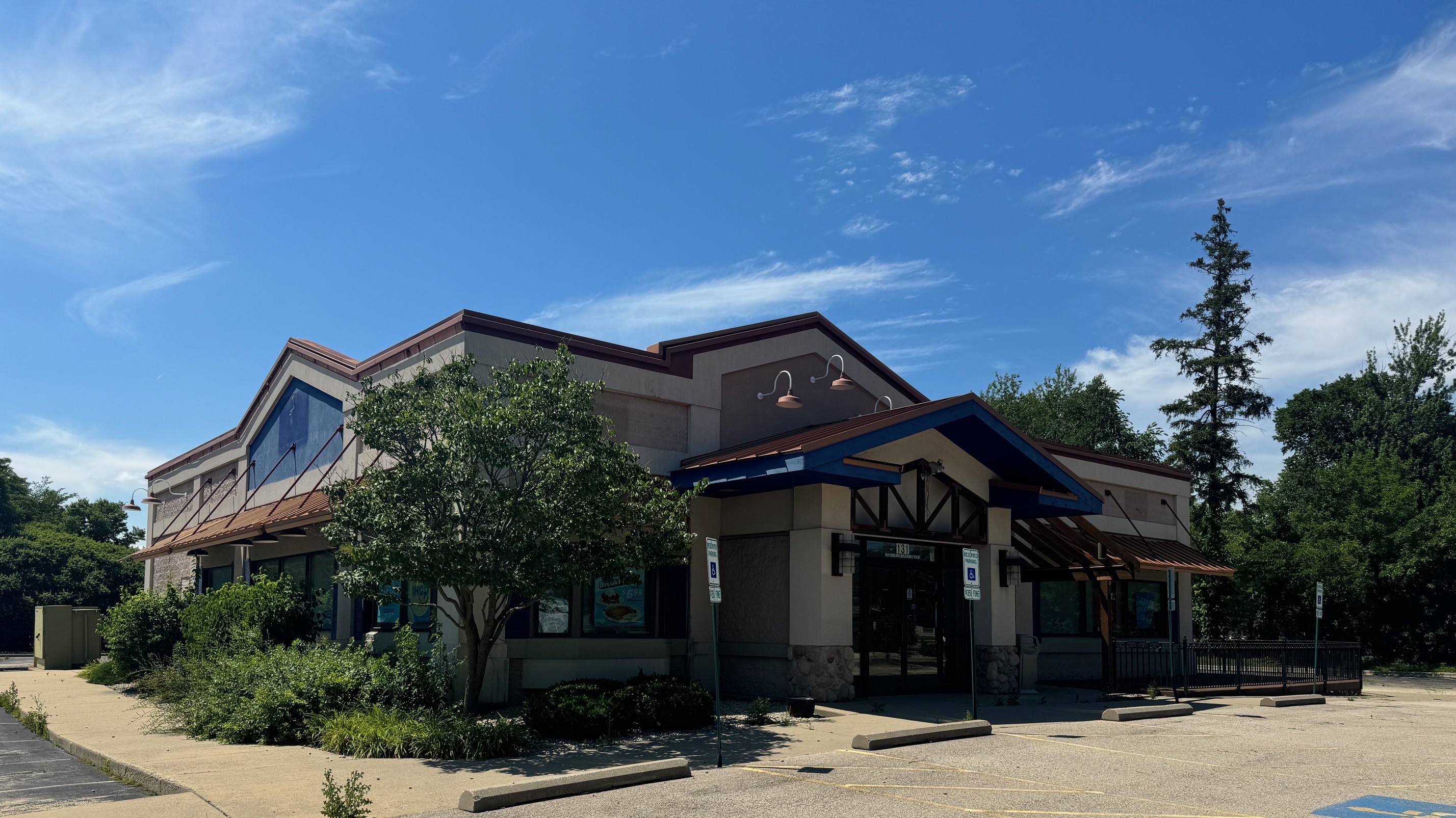 Full Restaurant for Lease in DeKalb IL - Thumbnail 3