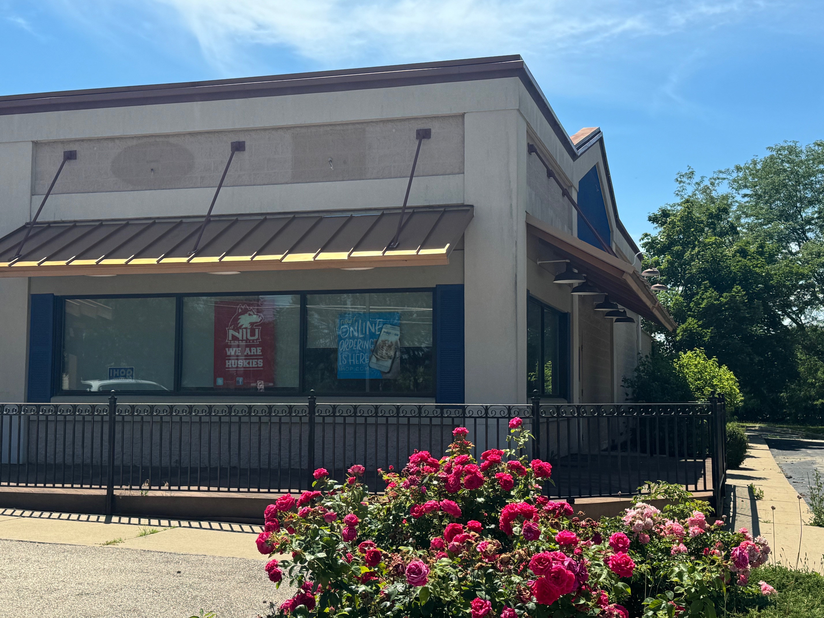 Full Restaurant for Lease in DeKalb IL - Thumbnail 2