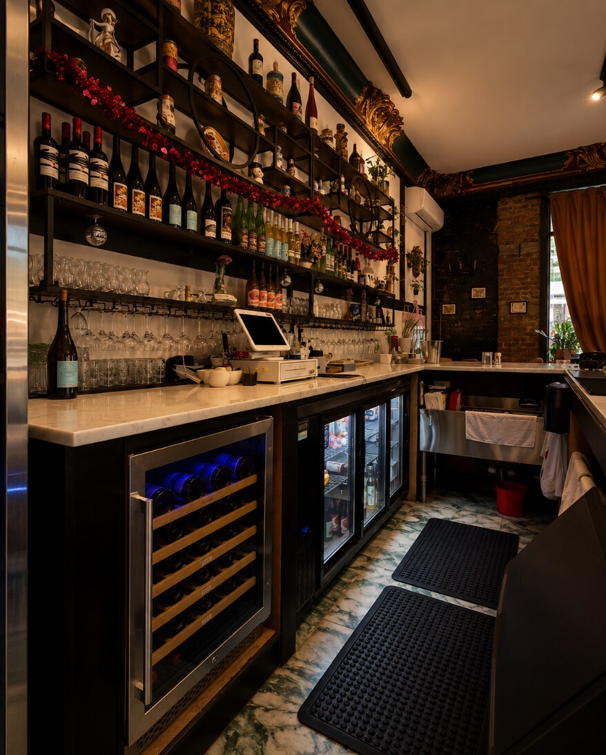 Corner turnkey Ridgewood hospitality opportunity • built-out bar • across from Rolo’s - Thumbnail 3