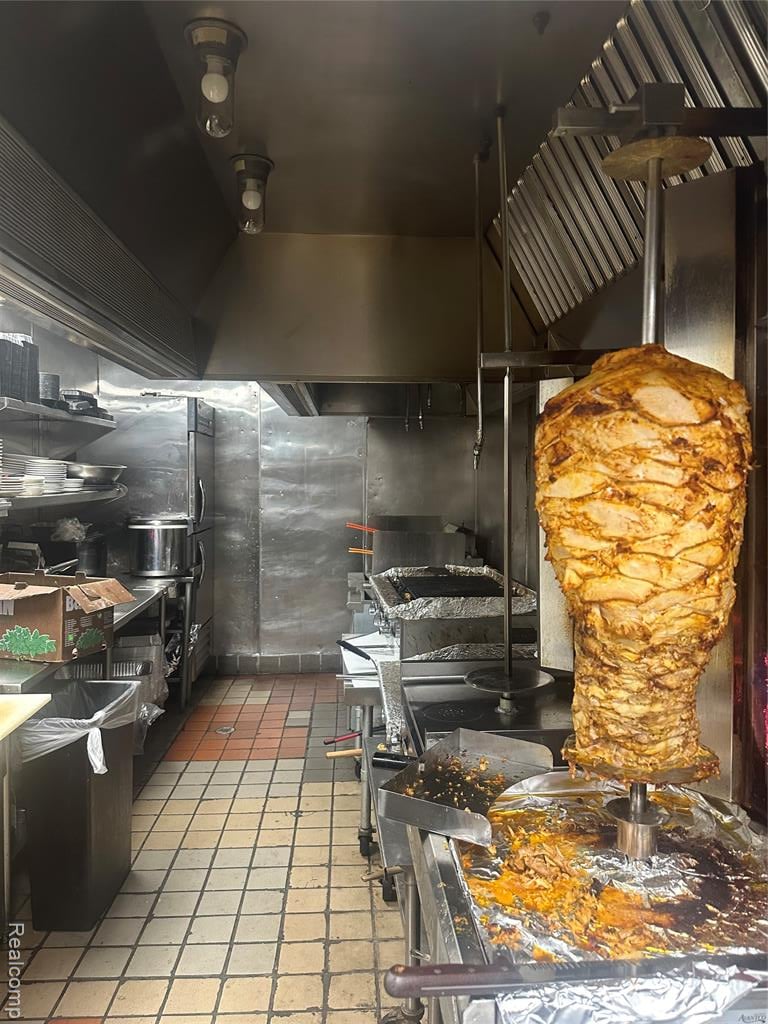 Full Restaurant for Sale in Livonia, MI, 4,174 SF