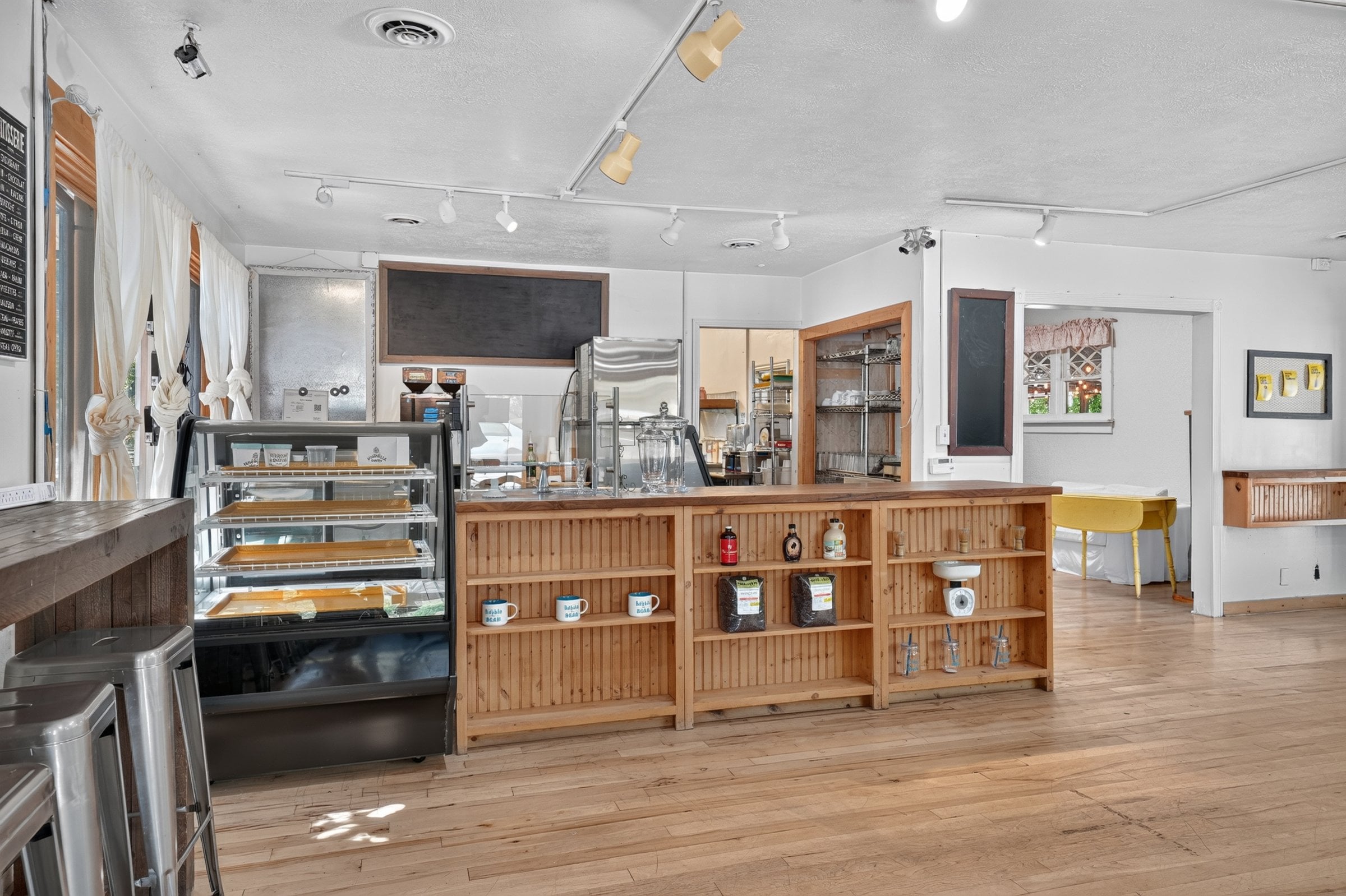 Multi-Use Non-Hooded Restaurant for Sale in Draper, UT, $1.8M - Thumbnail 4