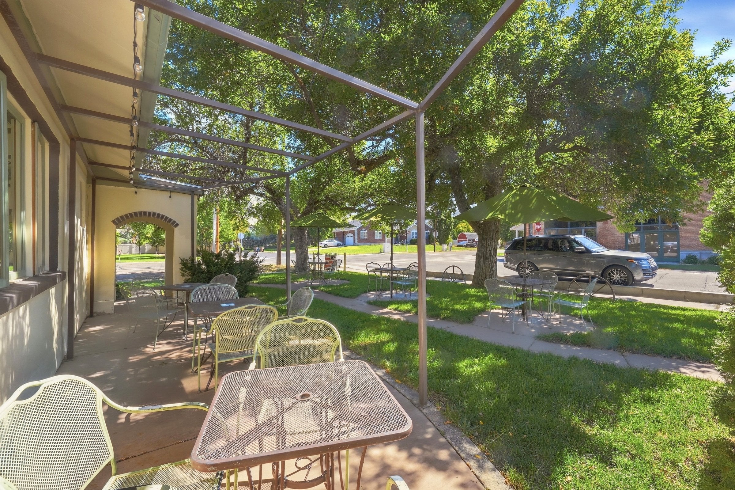 Multi-Use Non-Hooded Restaurant for Sale in Draper, UT, $1.8M - Thumbnail 2