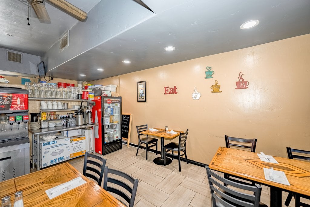 Restaurant in the Heart of Town For Sale | Agua Dulce, CA - Thumbnail 4