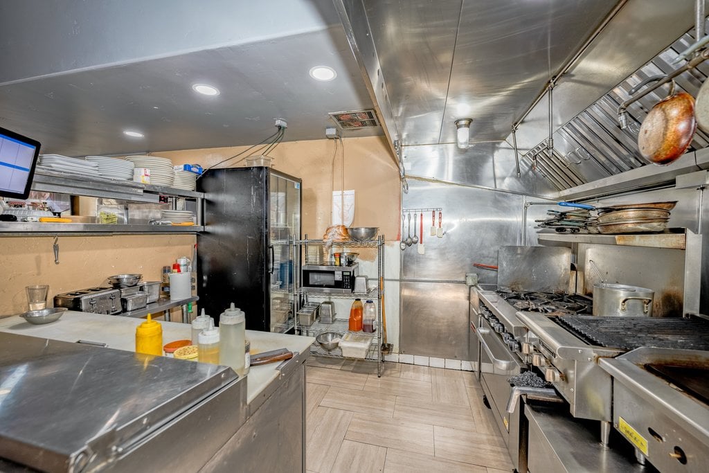 Restaurant in the Heart of Town For Sale | Agua Dulce, CA