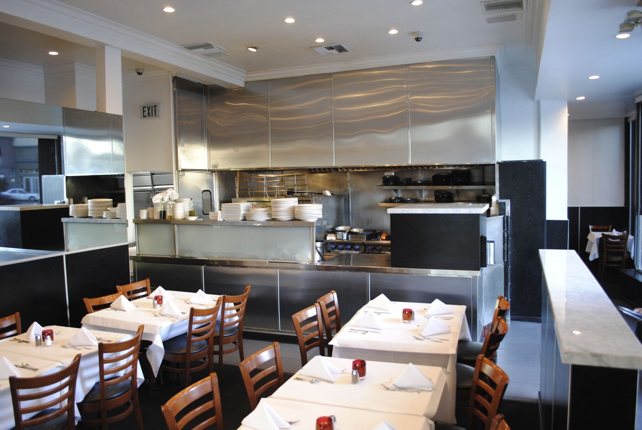 Extremely Rare Restaurant Opportunity - Image 1