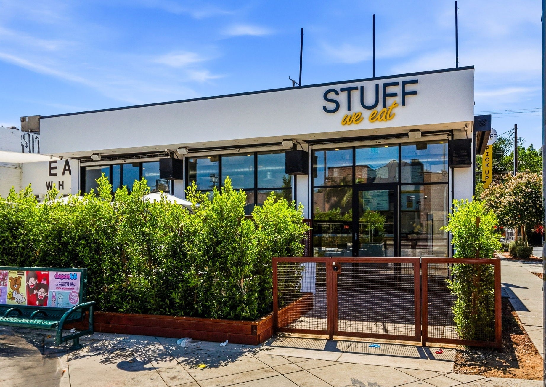 Restaurant on Premier Signalized Corner - Image 13