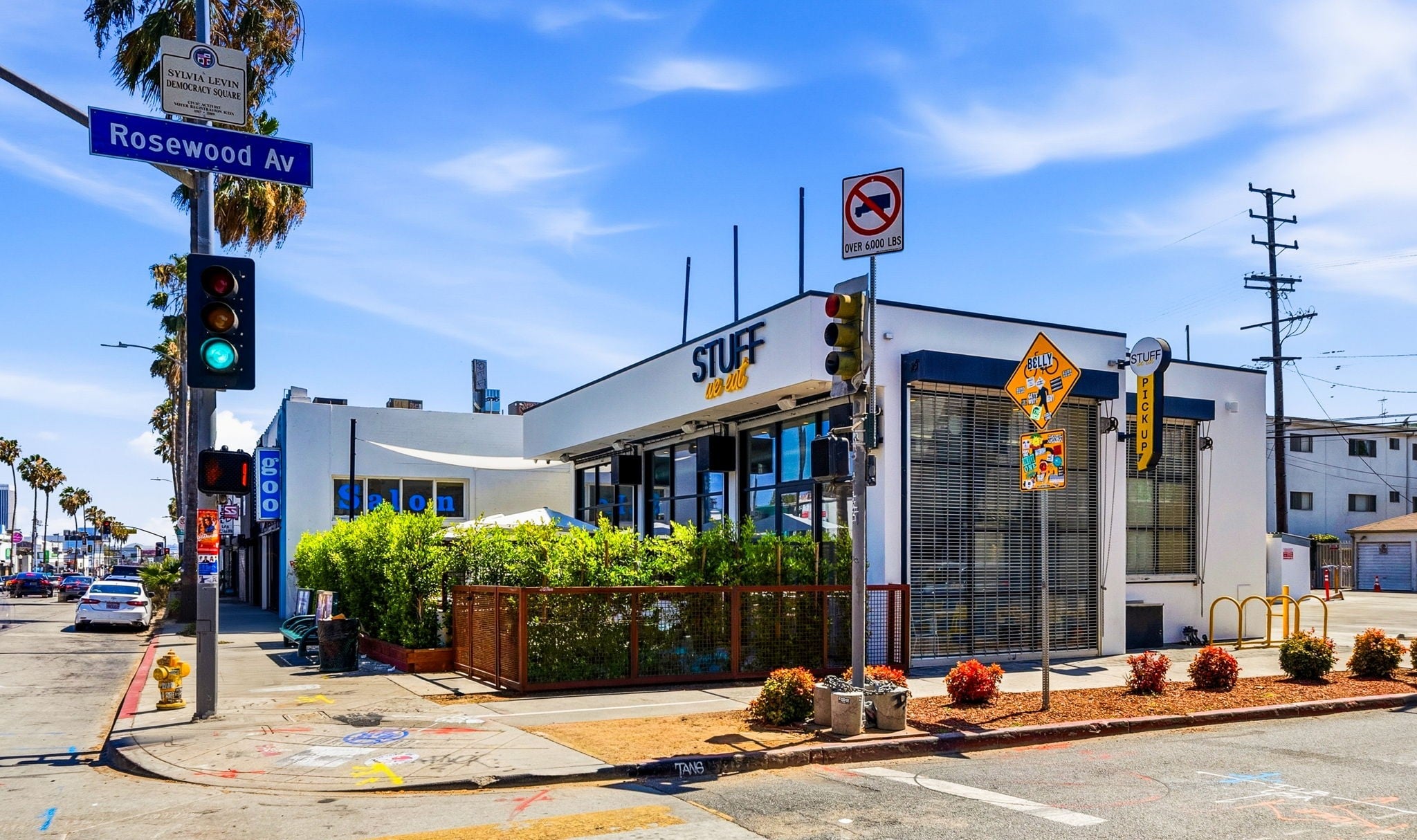 Restaurant on Premier Signalized Corner