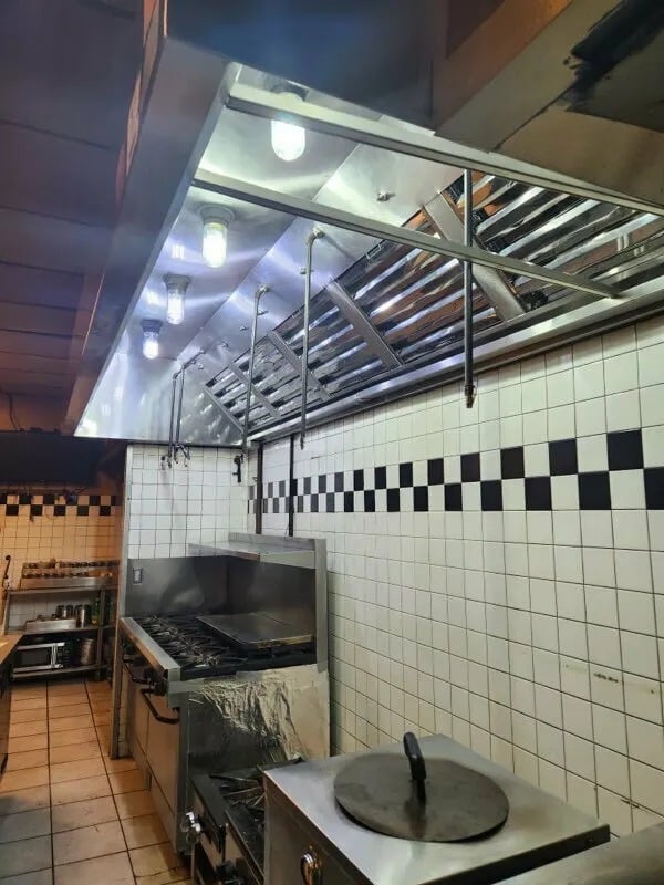 Lincoln Square Corner Restaurant For Sale - Thumbnail 2