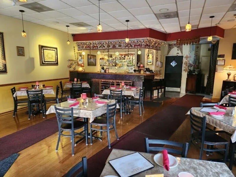 Lincoln Square Corner Restaurant For Sale - Thumbnail 5
