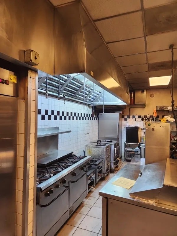 Lincoln Square Corner Restaurant For Sale - Thumbnail 1
