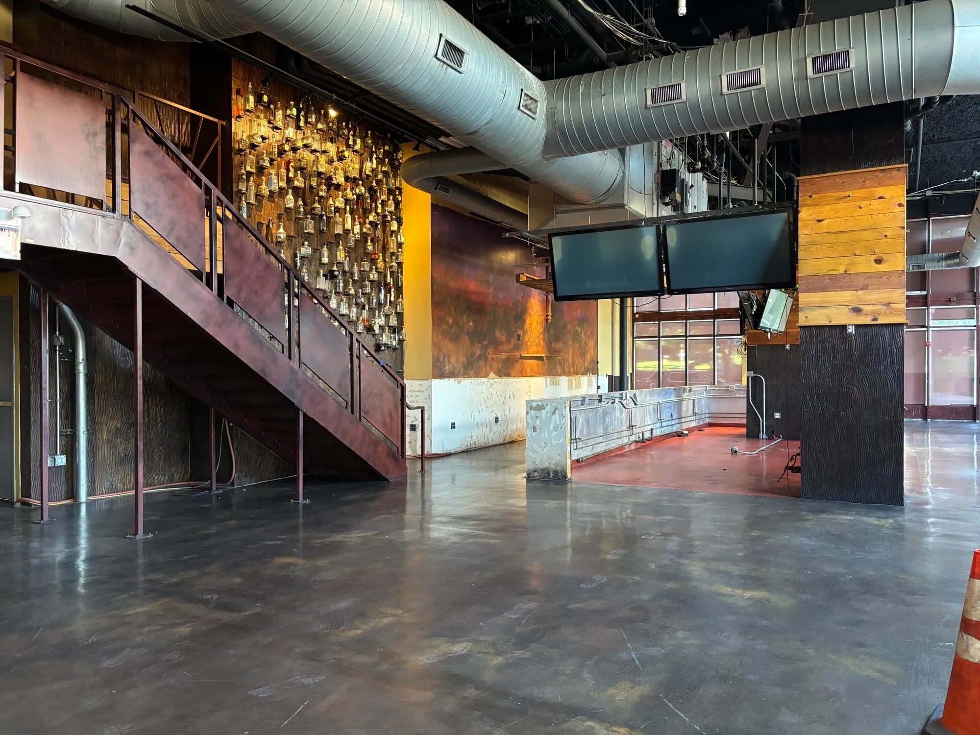 Full Restaurant for Lease in Chicago, IL, 6,172 SF - Thumbnail 1