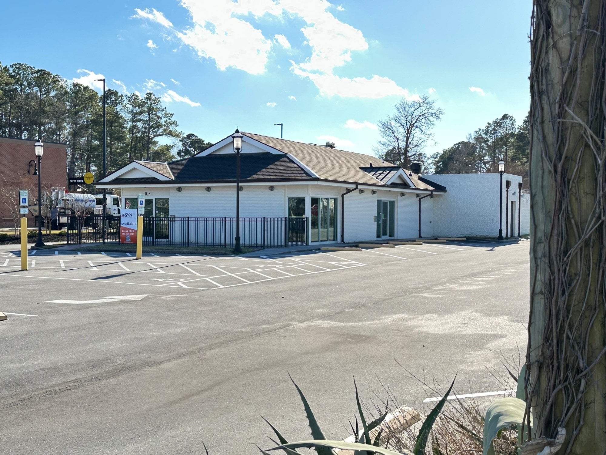 Prime Move-In Ready Restaurant Space - Thumbnail 4