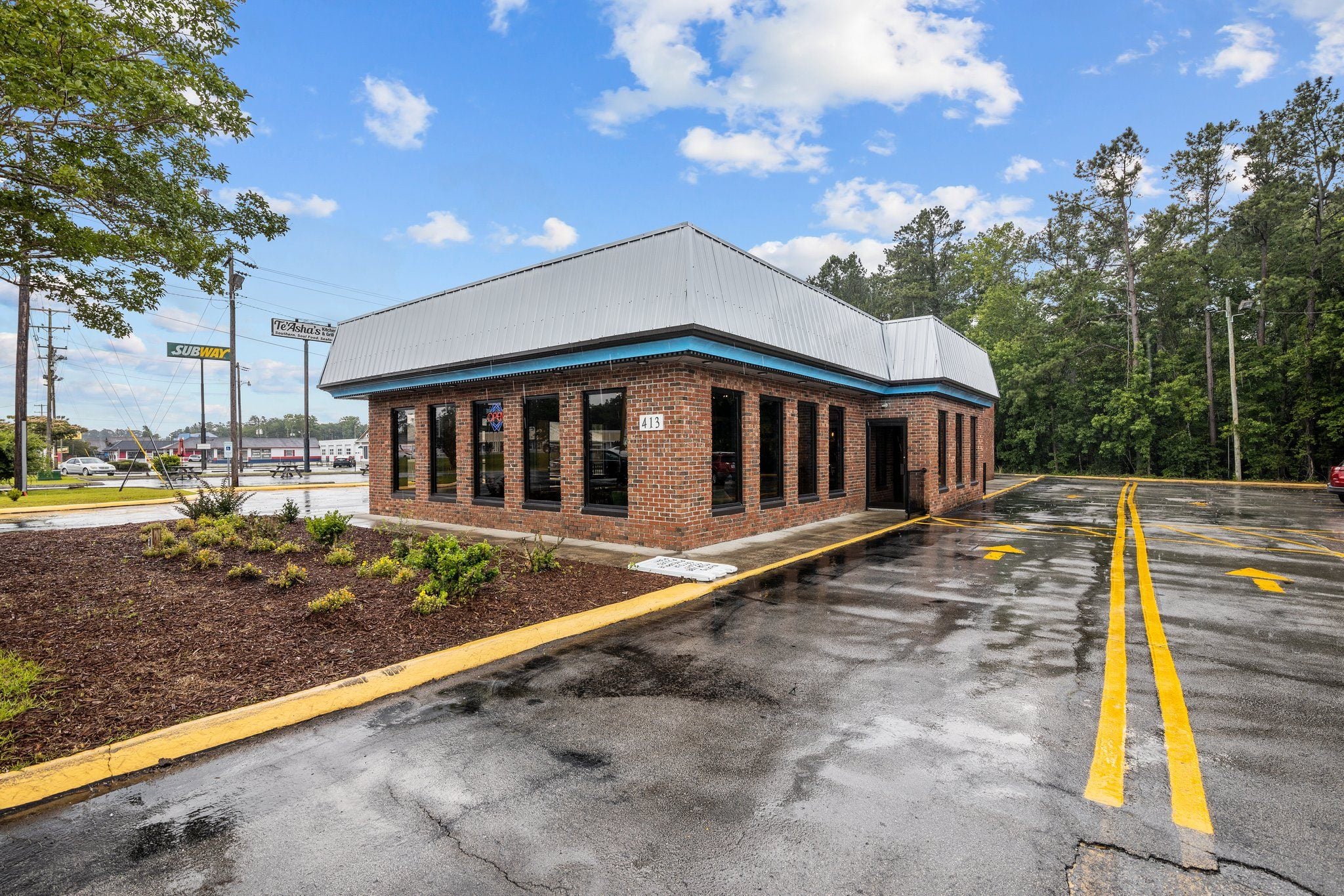 Full Restaurant for Sale in Havelock, NC, 2,694 SF - Image 1