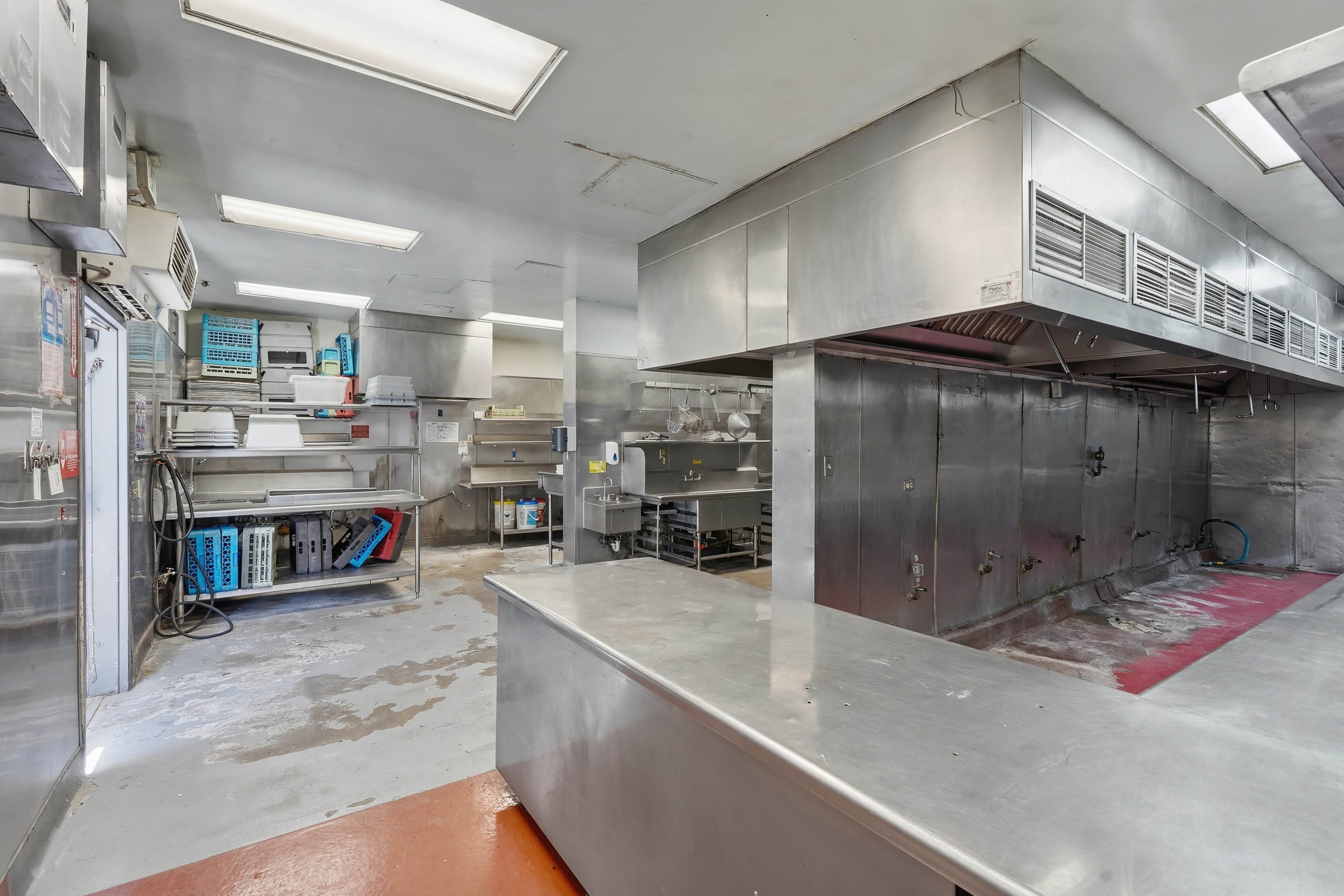 Freestanding 6,000 SF restaurant building for lease - Thumbnail 5