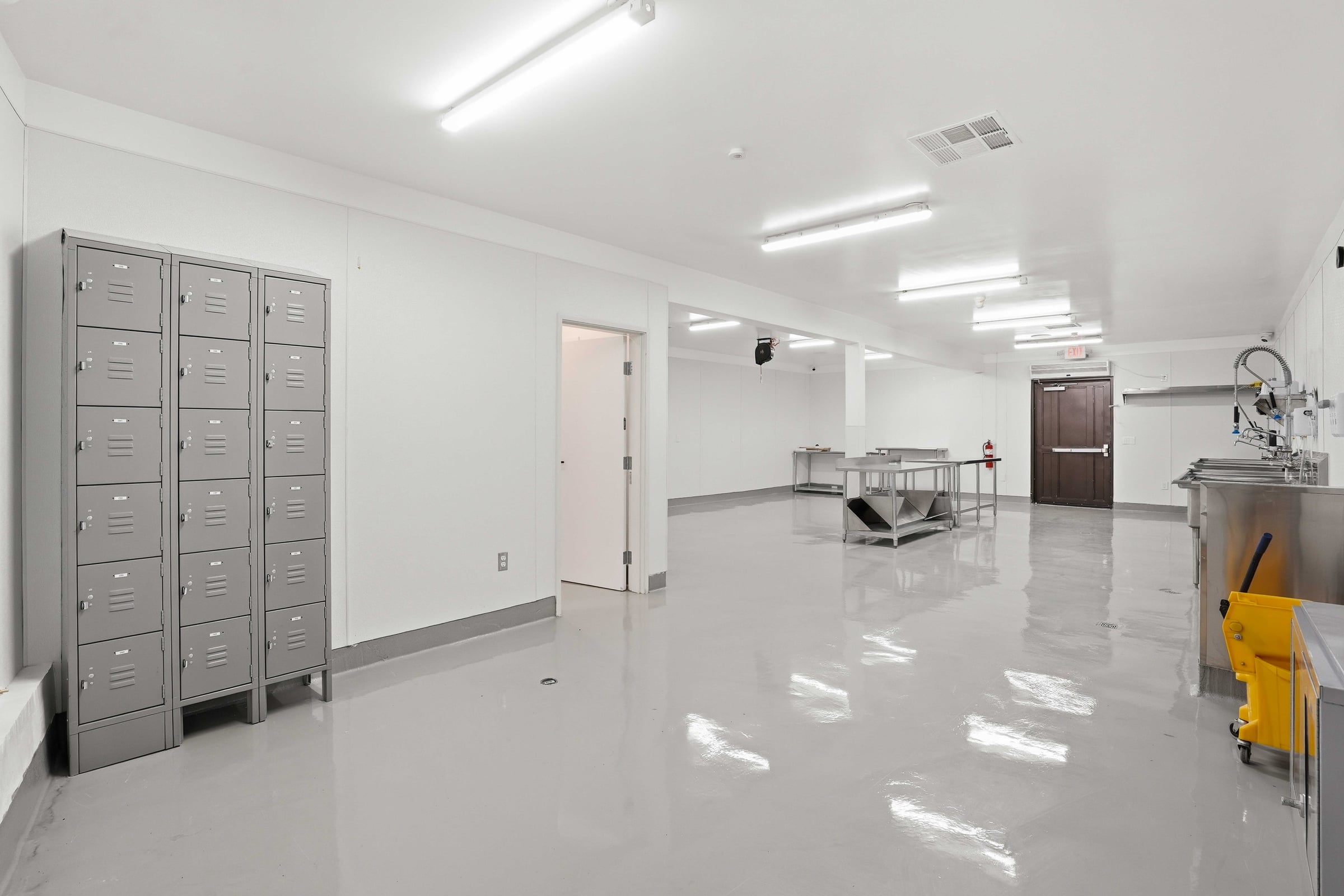 For Lease Commercial Kitchen - Thumbnail 3