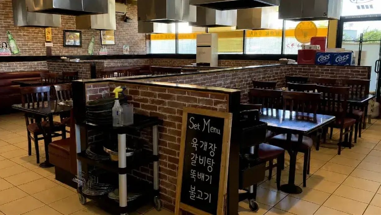 BBQ Duct Restaurant with Beer and Wine License - Image 1