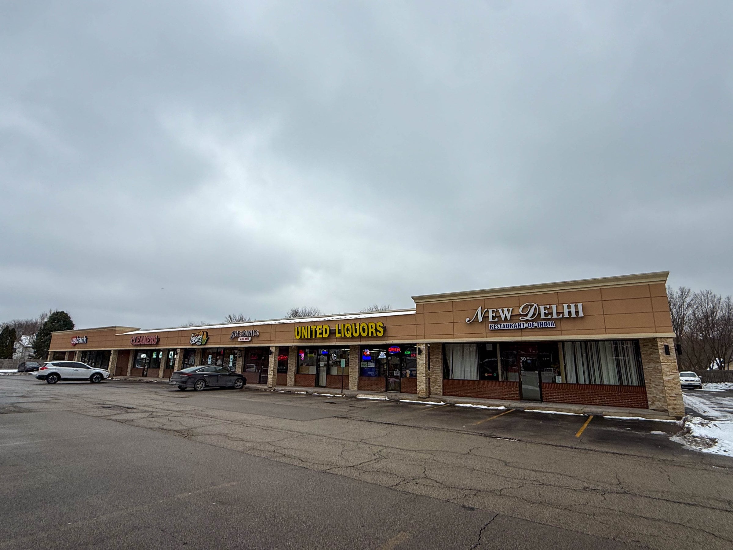 Full Restaurant for Lease in Schaumburg, IL, 2,565 SF - Image 1
