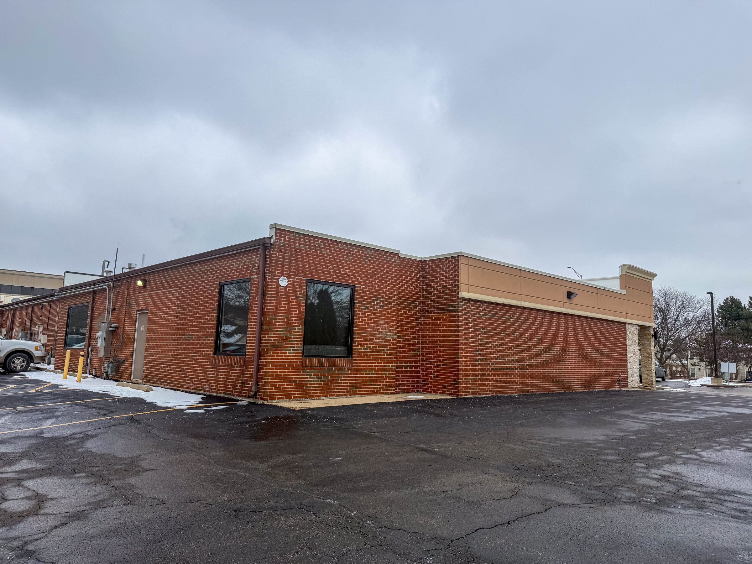 Full Restaurant for Lease in Schaumburg, IL, 2,565 SF - Thumbnail 3