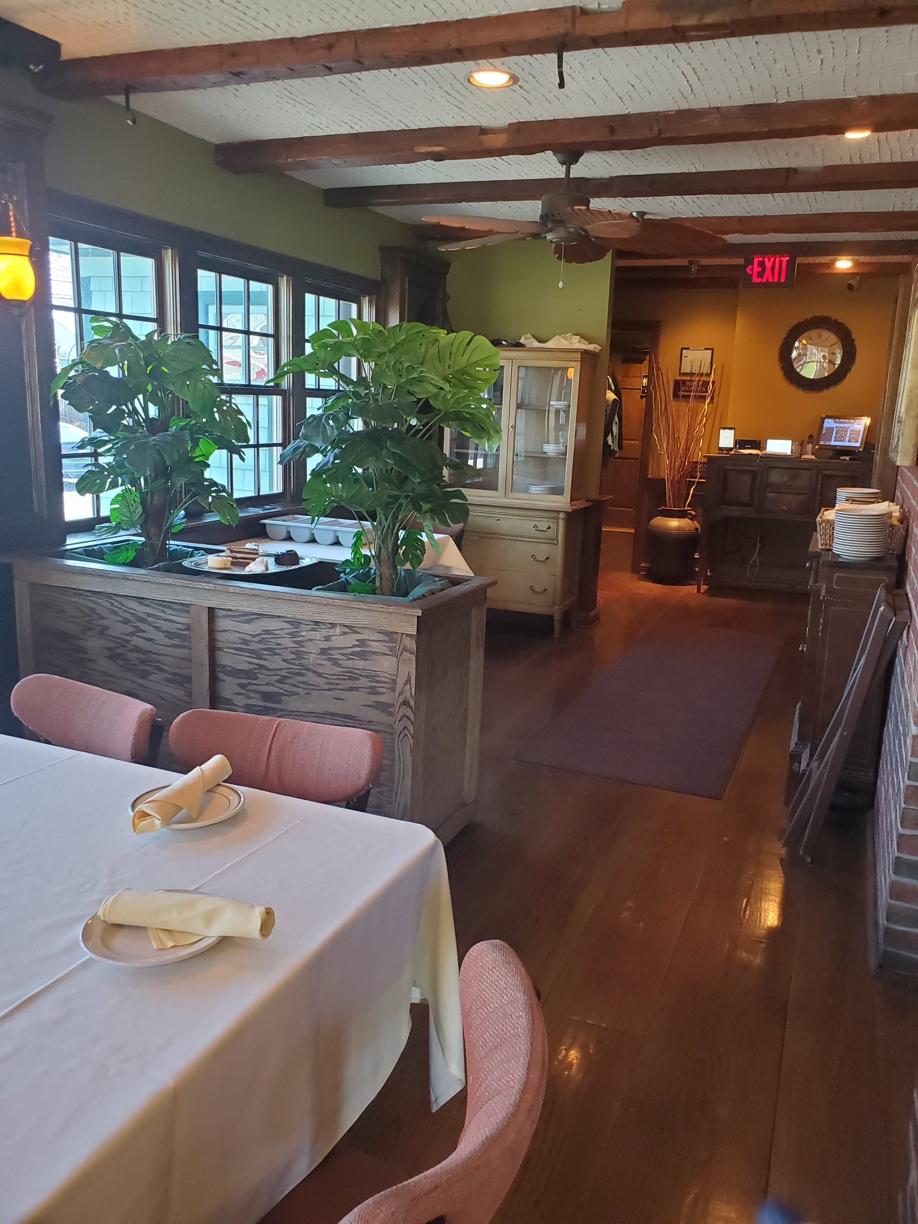 Full Restaurant for Sale in Dayton, South Brunswick Township, NJ, 4,513 SF - Thumbnail 2