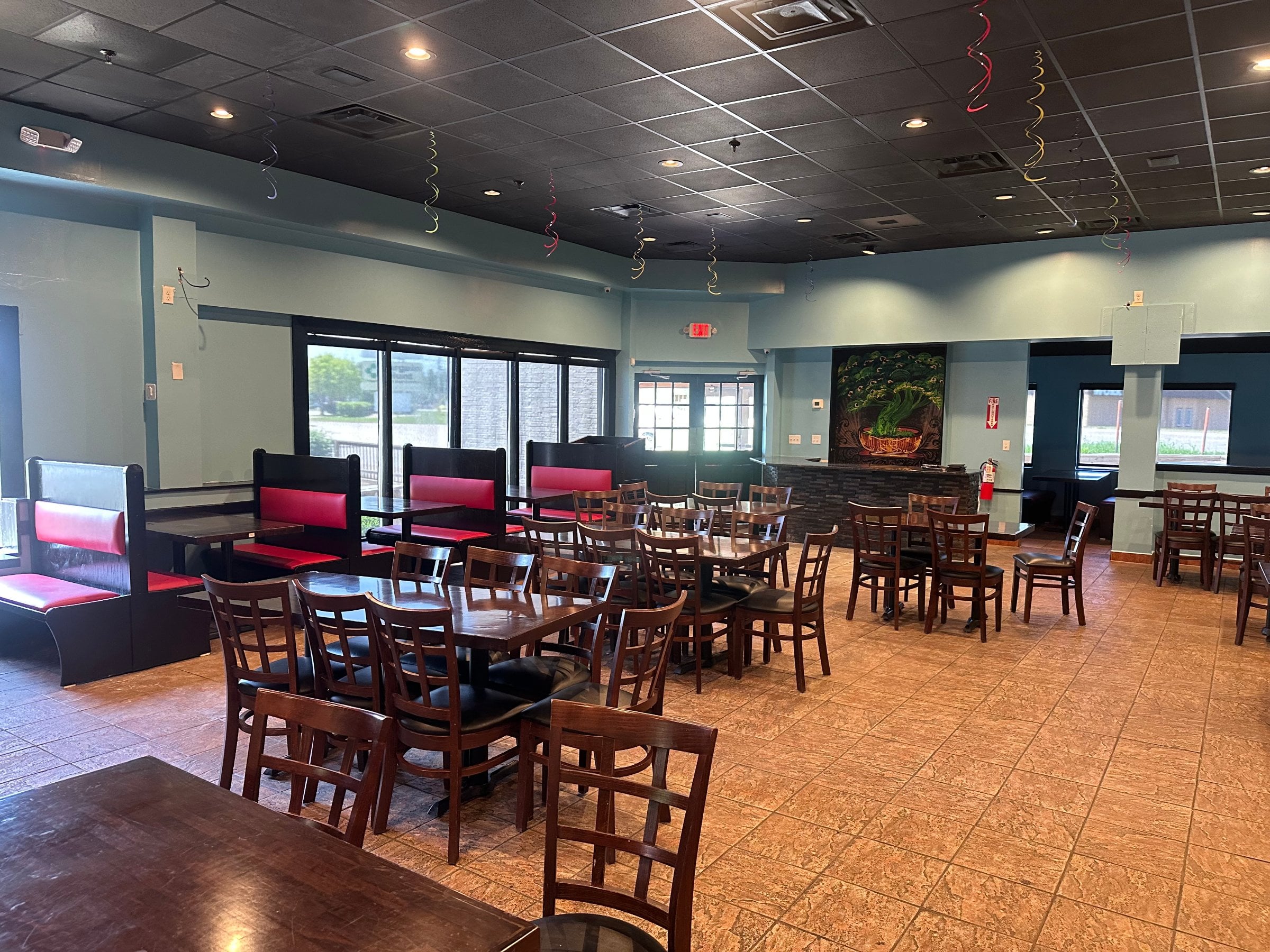 Full Restaurant for Lease in Louisville, KY, 4,300 SF - Thumbnail 2