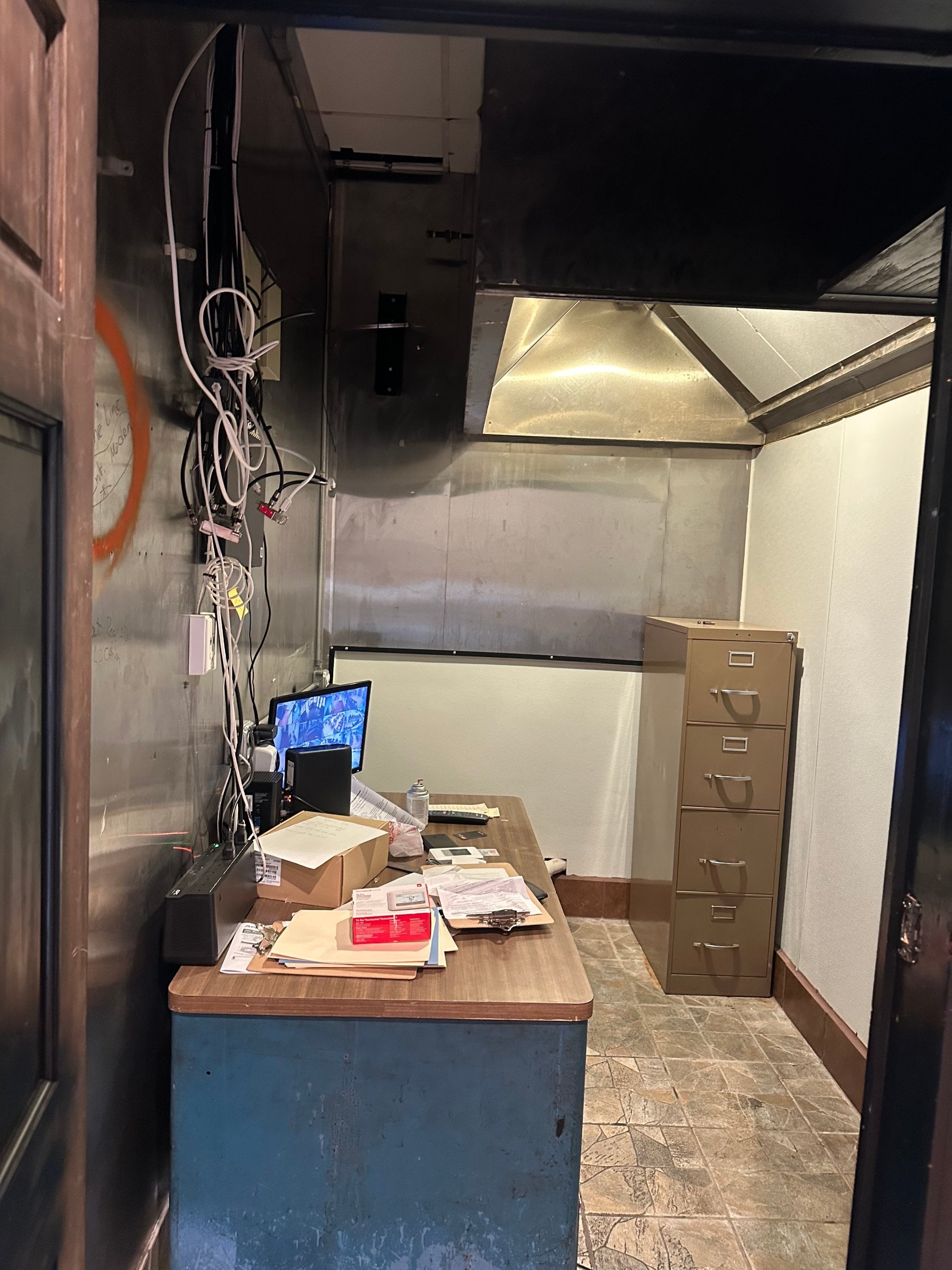 Full Restaurant for Lease in Louisville, KY, 4,300 SF - Thumbnail 4
