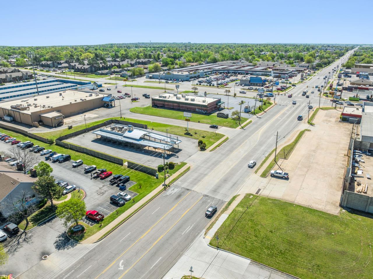 Drive-Thru Restaurant for Lease in Tulsa, OK, 1,208 SF - Thumbnail 3