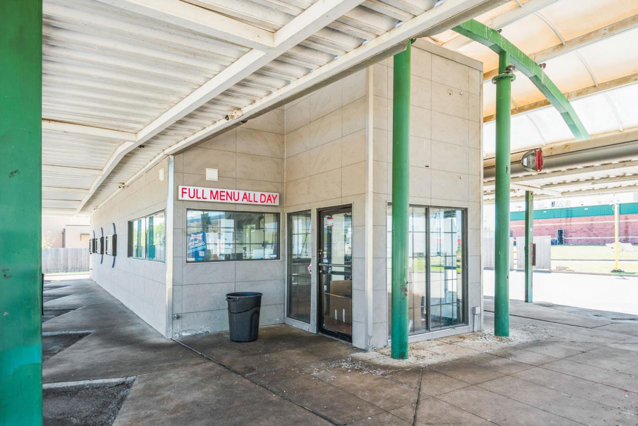 Drive-Thru Restaurant for Lease in Tulsa, OK, 1,208 SF - Image 1