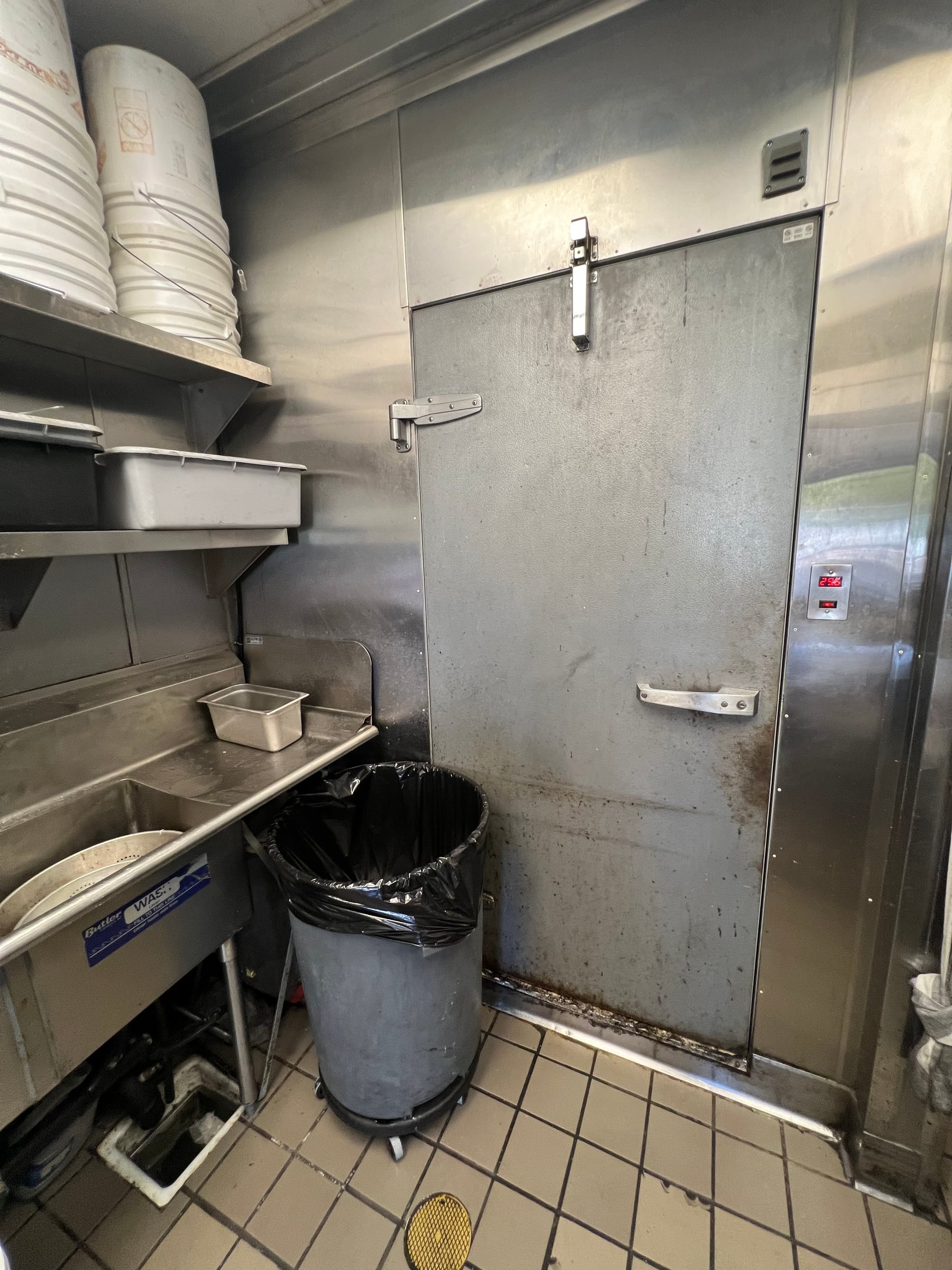 Restaurant Business for Sale | Turnkey / 2nd-Generation Restaurant in Long Beach - Thumbnail 5