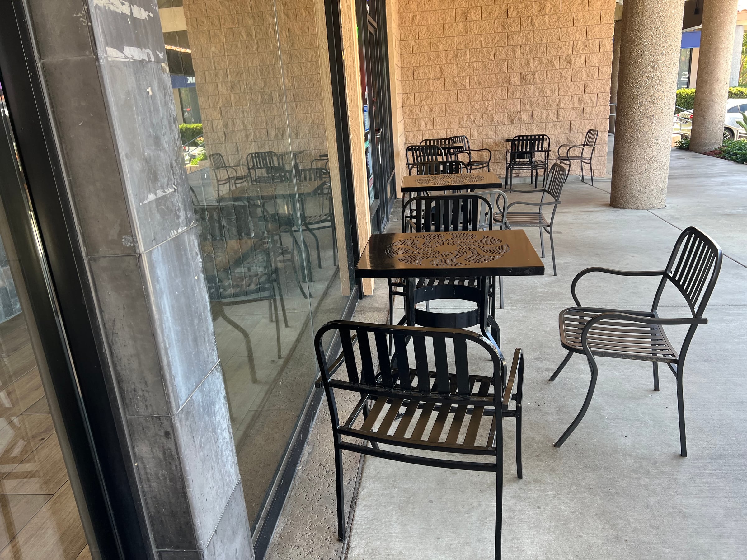 Restaurant Business for Sale | Turnkey / 2nd-Generation Restaurant in Long Beach - Thumbnail 4