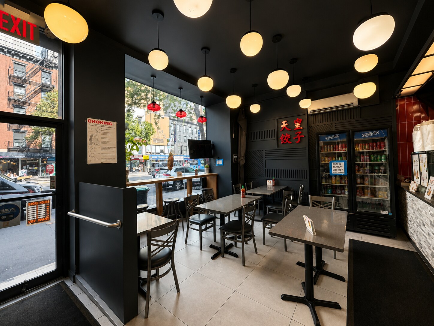 Full Restaurant for Lease in New York, NY, 1,400 SF